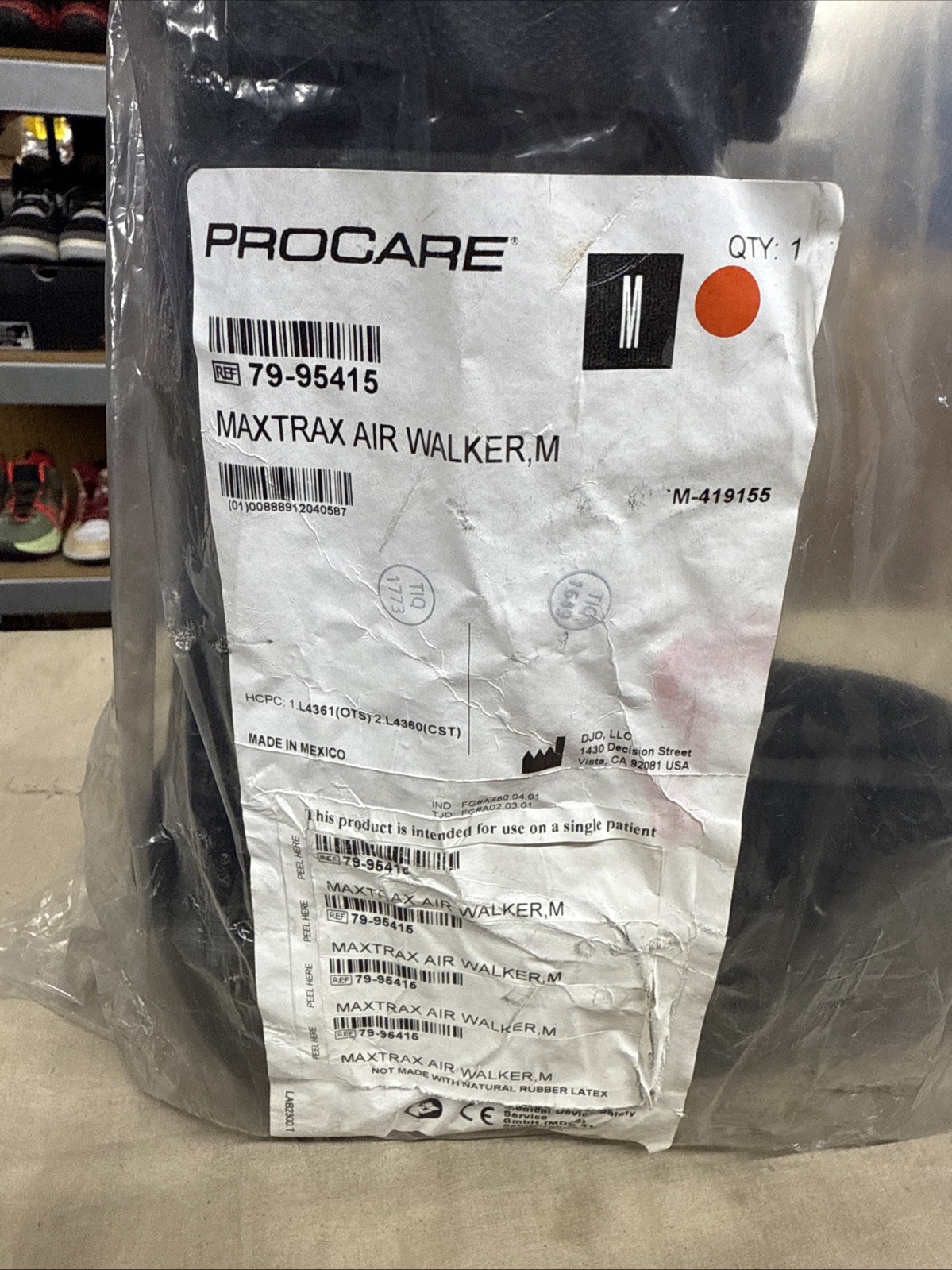 MaxTrax Medium Air Walker Brace/Walking High Boot Closed Heel With Pump 75-95415