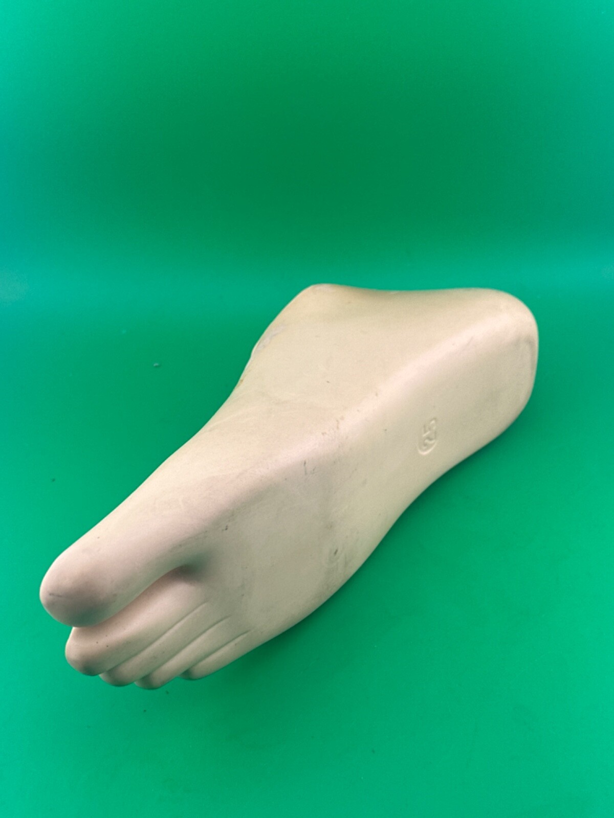 Prosthetic footshell foot shell, right. Blatchford avalon shell
