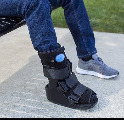UNITED ORTHO Short Air Cam Walker Fracture Boot Black Fits Left or Right Small