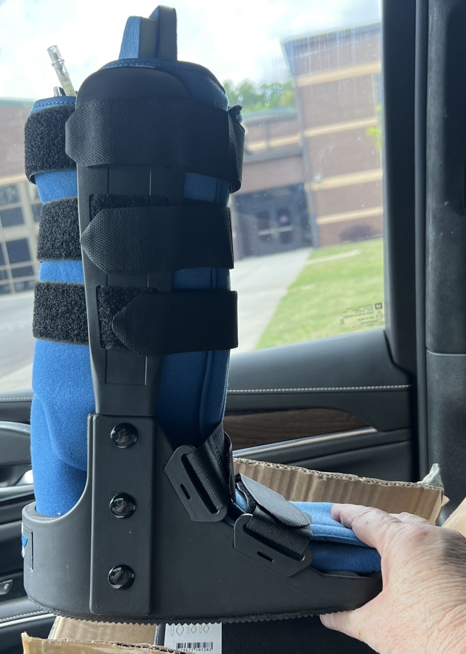*Darco “NEW” Air Traveler Walker High-Rise Size Small Boot AT1. Direction, Bag