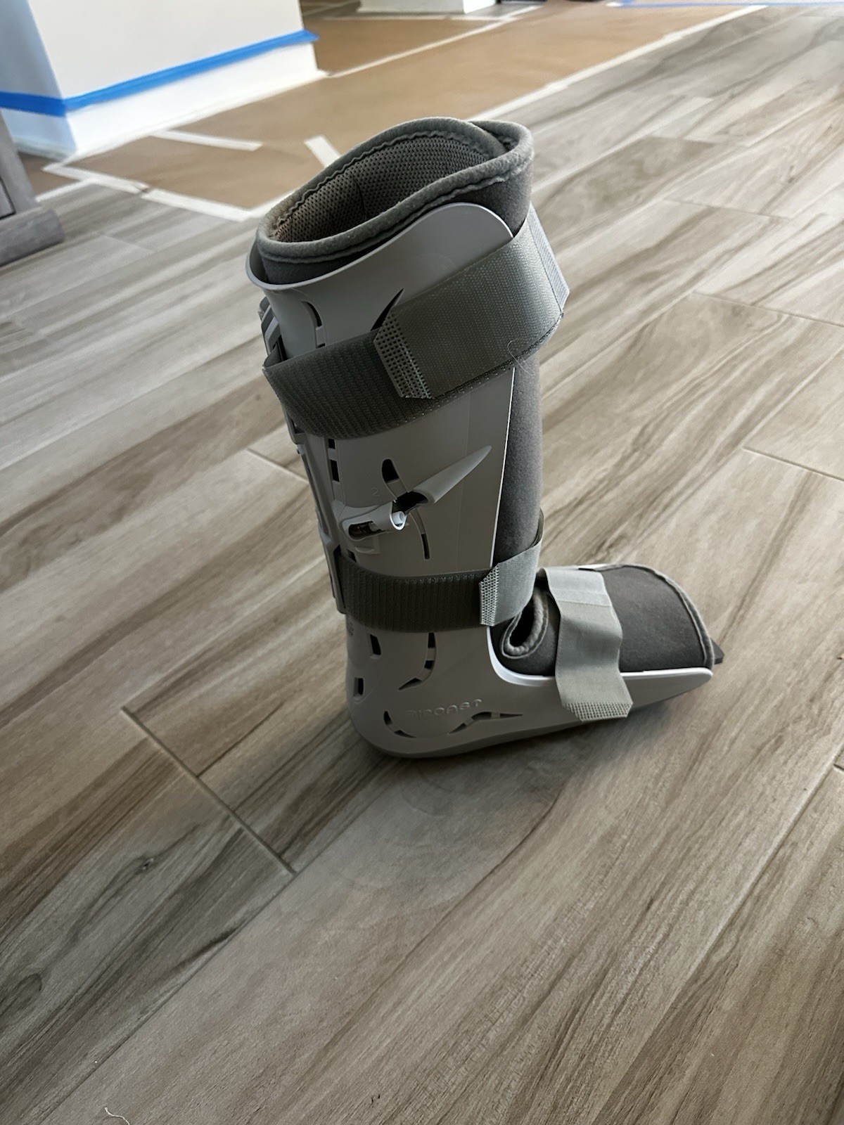 Aircast FP Walker Walking Boot Medium 01F-M Gray/White Adjustable Brace