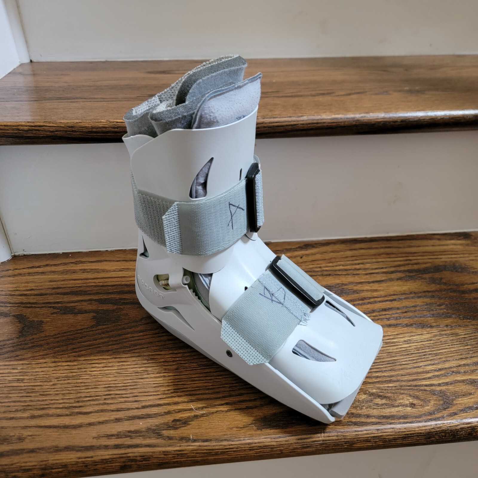 AIRCAST Air Walker Boot Cast Brace SP Small 01A-S Adjustable Foot Ankle Gray