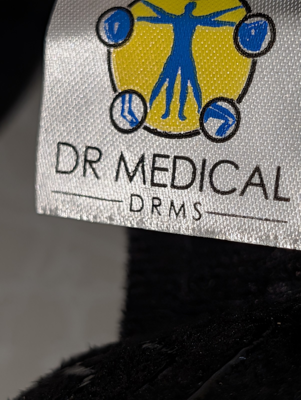 NEW Set Of 2 Dr Medical DRMS The OA Reliever R/L Knee Brace KB-138L Universal