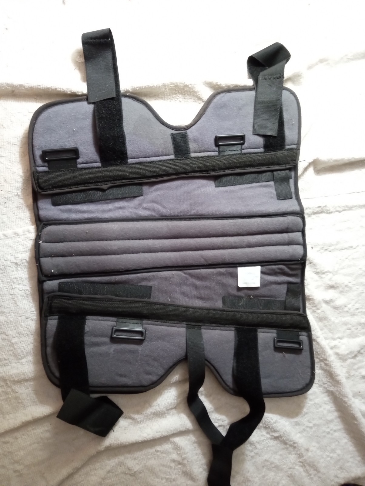 UNIVERSAL Padded Leg Immobilizer Knee Brace Medical Support 15″ tall x 18″ Lg