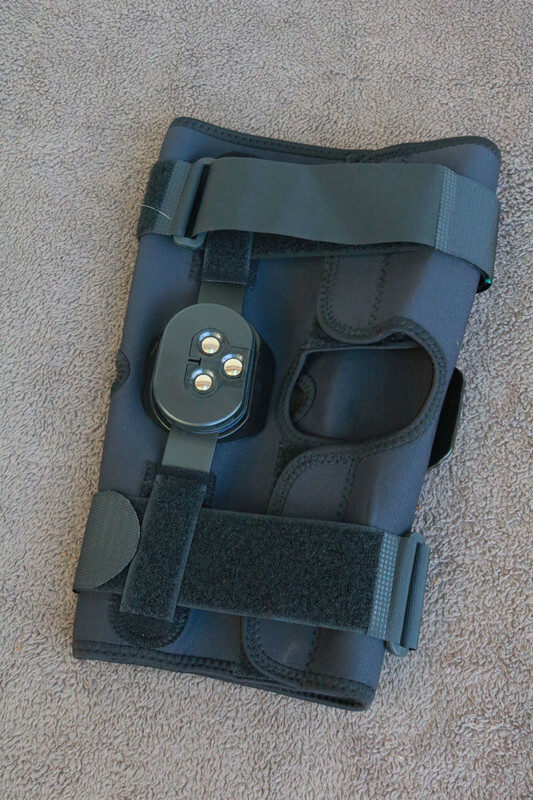 Knee Brace Hinged Large Comfortland comfortable in bag with accessories IW