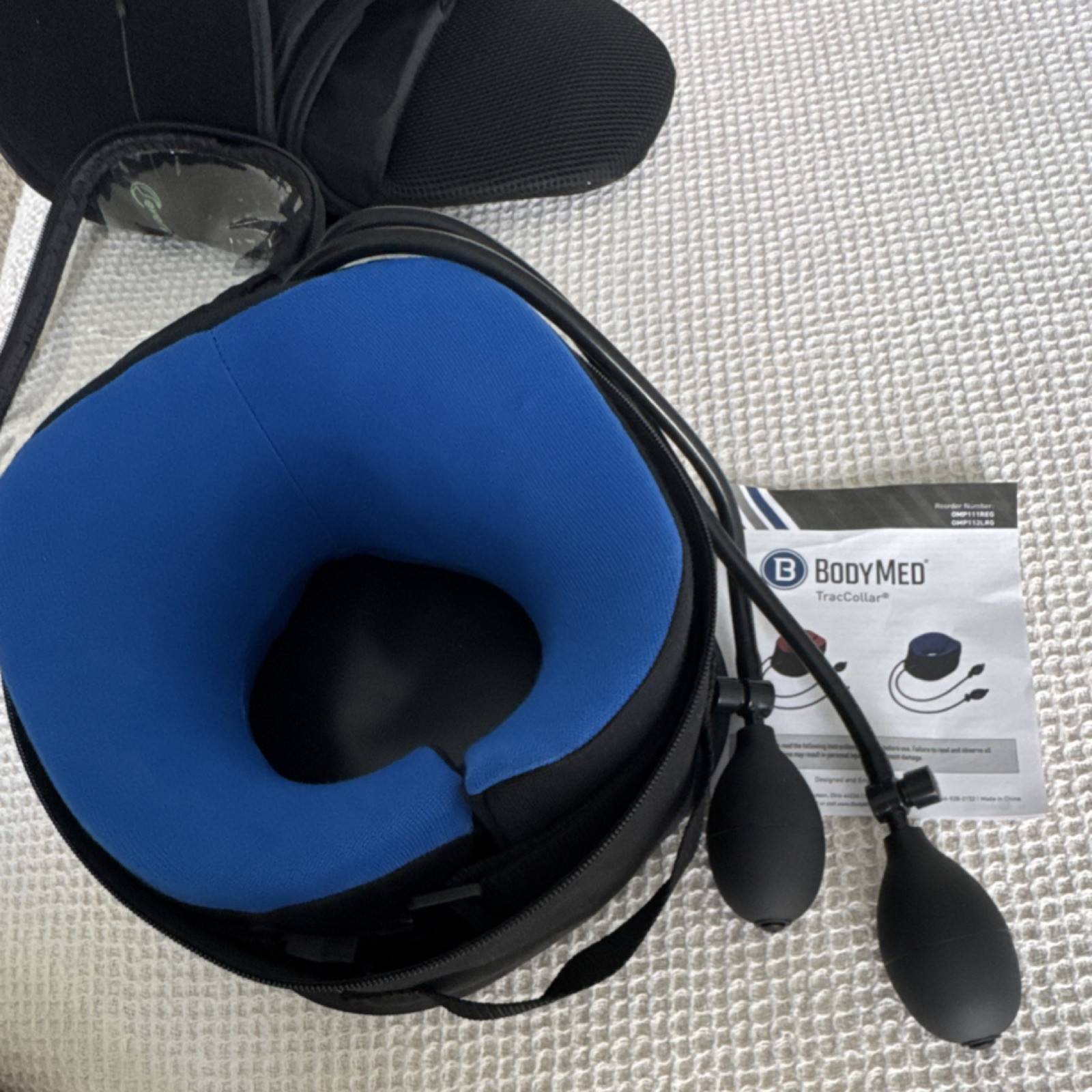 BodyMed TracCollar Inflatable Neck Traction Collar Blue/Black