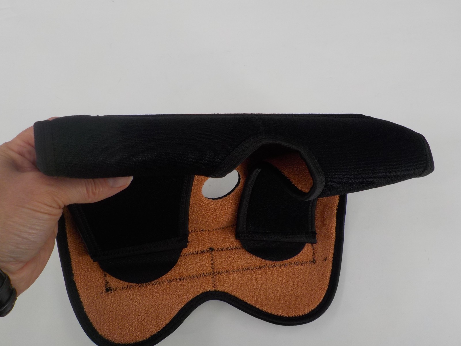 WALGREENS KNEE SUPPORT COPPER-INFUSED FABRIC FITS LEFT RIGHT ONE SIZE FITS MOST