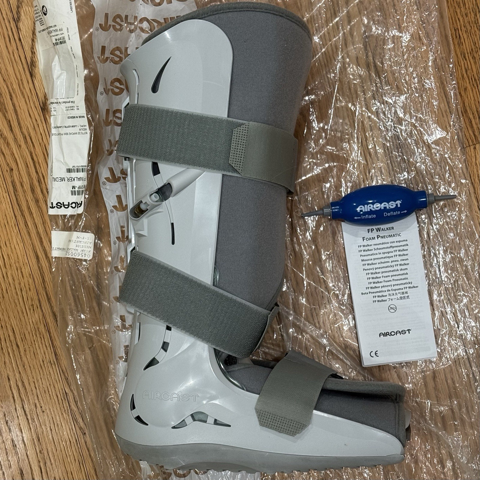 Aircast FP Walker Medium 01F-M Inflatable Deflatable Medical Walking Boot w/Pump