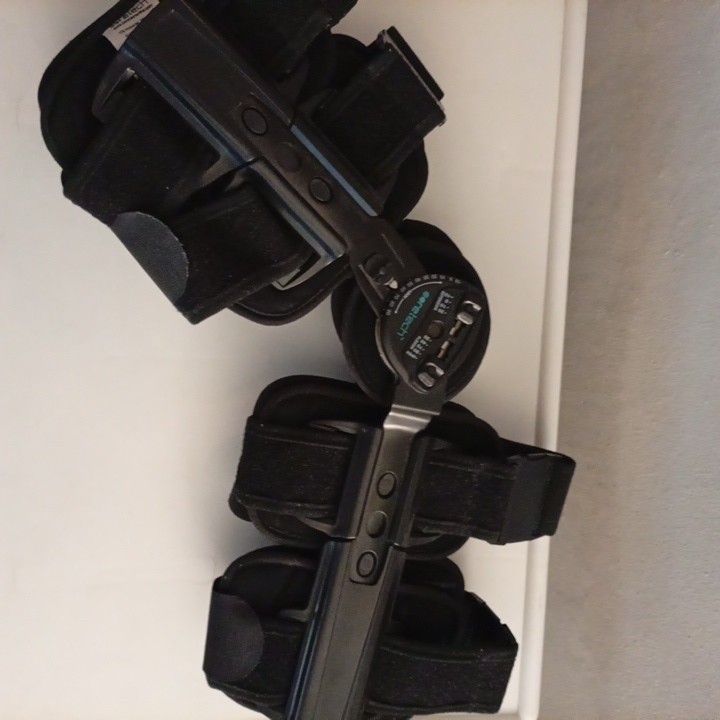 Knee Brace, Coretech Rom Flexion Extension Post-Op Universal Knee Brace