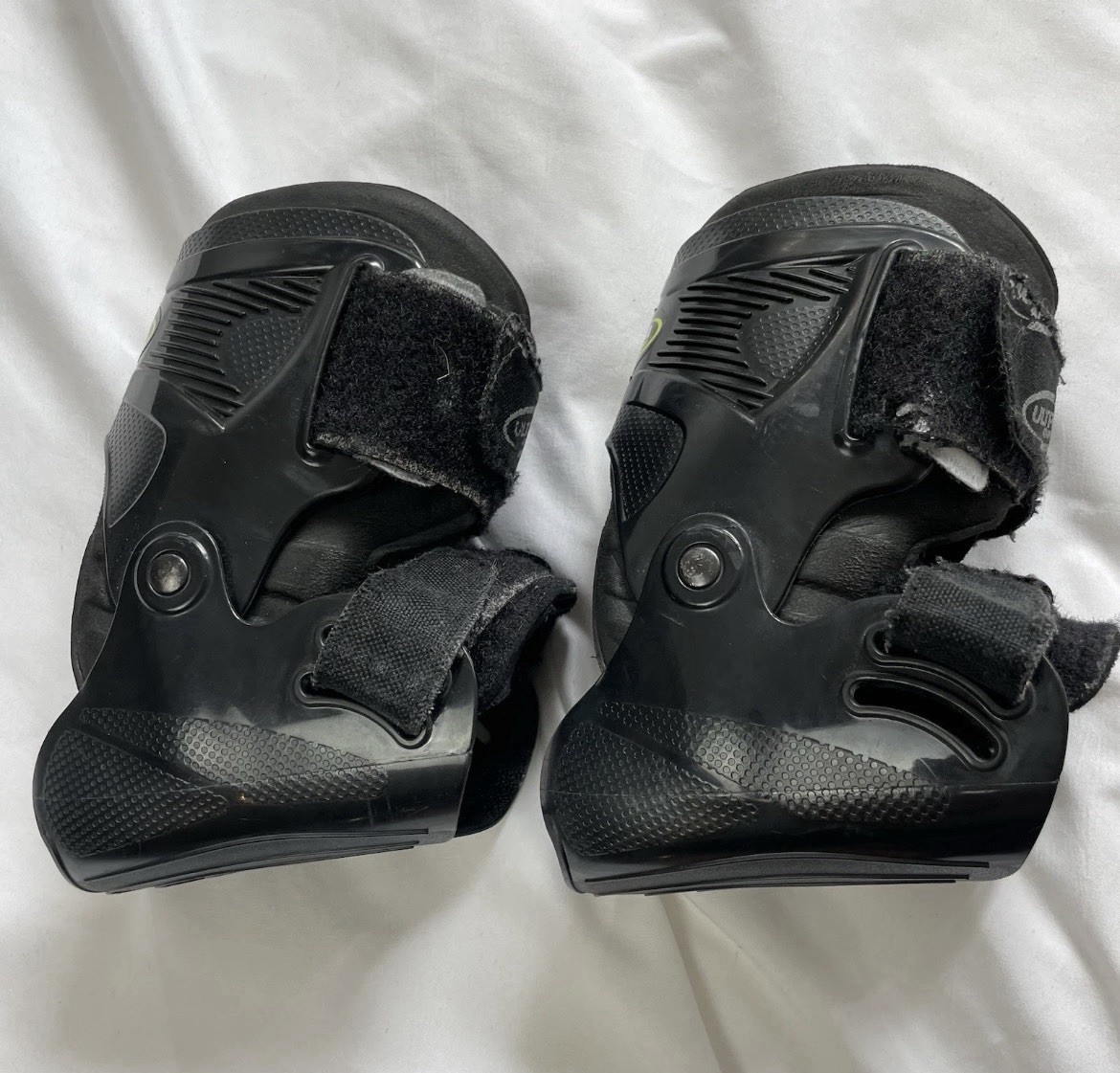 Ultra Zoom Ankle 2 Brace Shoe Wear Sports Leg Injury Prevention S/M Black – Used
