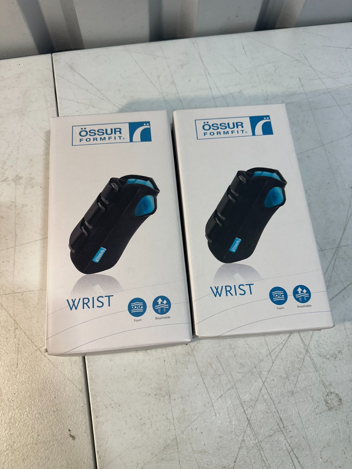 Lot Of 2 Ossur Formfit Wrist Brace 317075 with Gel Support 8″ Right Hand MD & LG