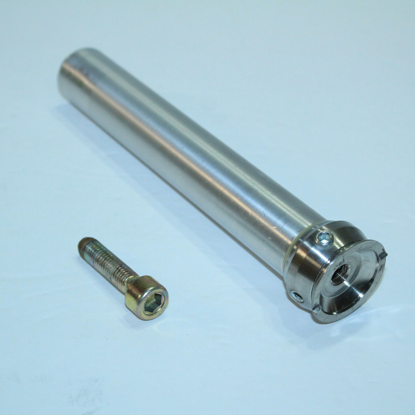 GORGEOUS 7½” PYLON IN ANGLED CENTER-HOLE ANKLE ADAPTER WITH LARGE BOLT