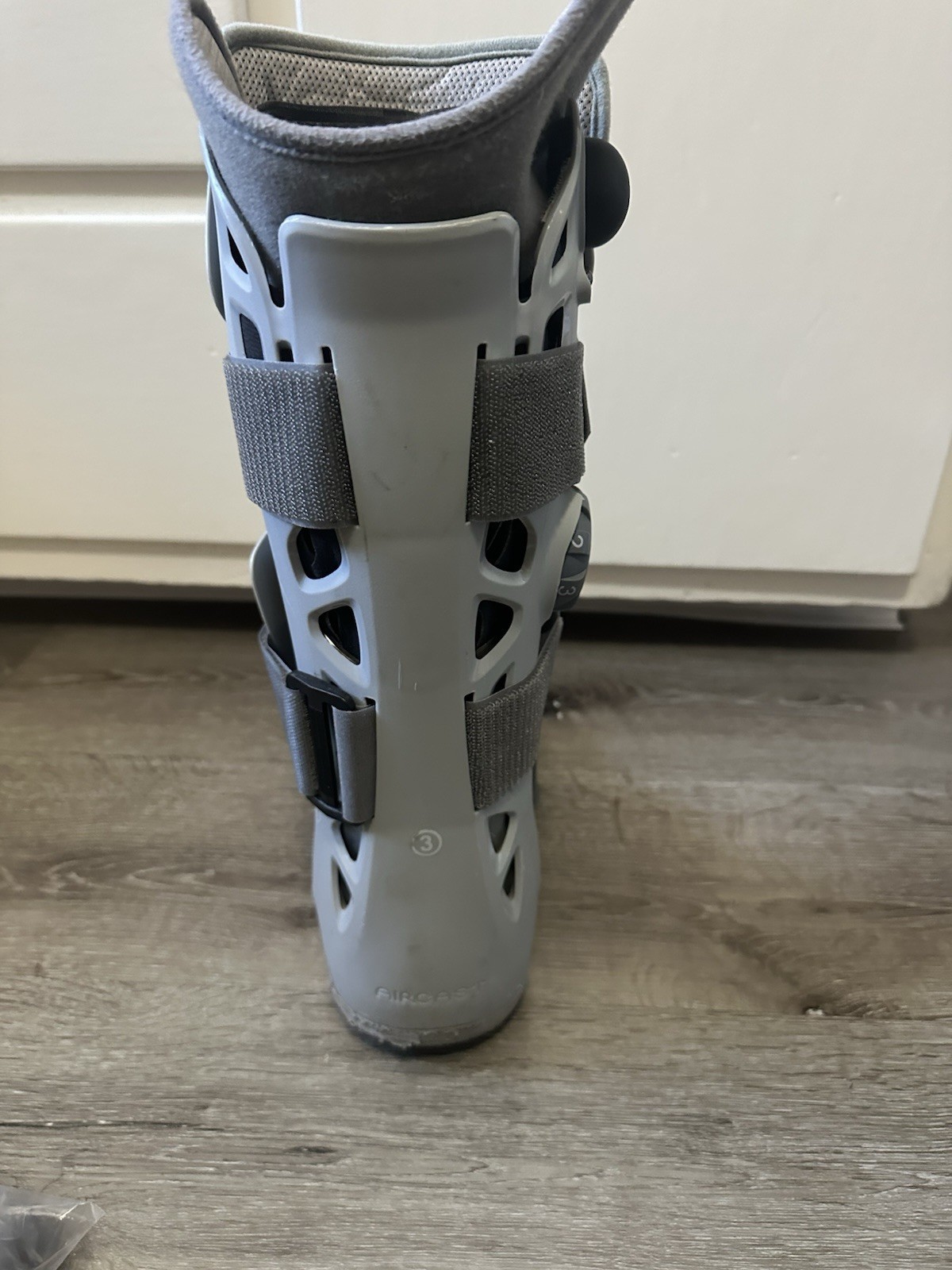 Aircast AirSelect Walker Boot Gray Size Large with Pump & Accessories