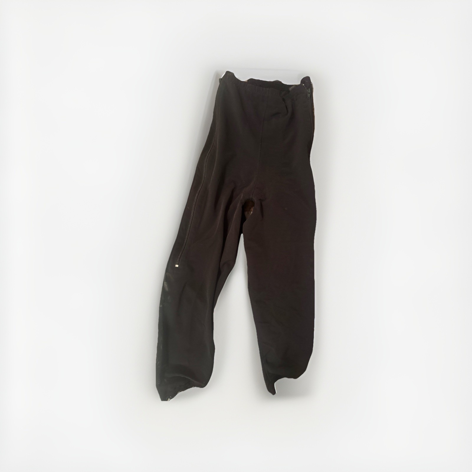 Waste and Below Knee Form Fitting