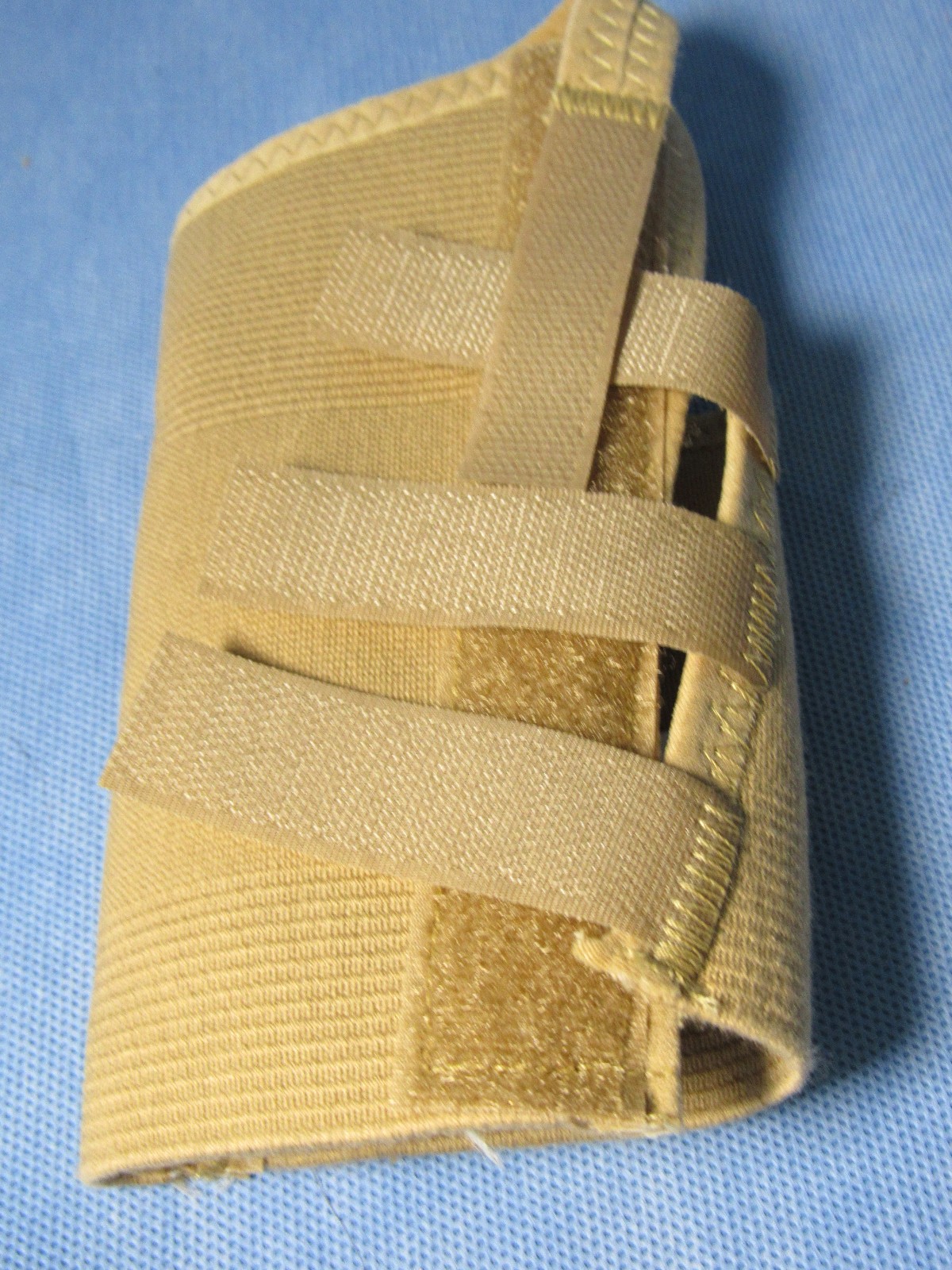 AliMed 5765 Freedom Wrist Left Medium Support Brace Short Tan Elastic New in Box