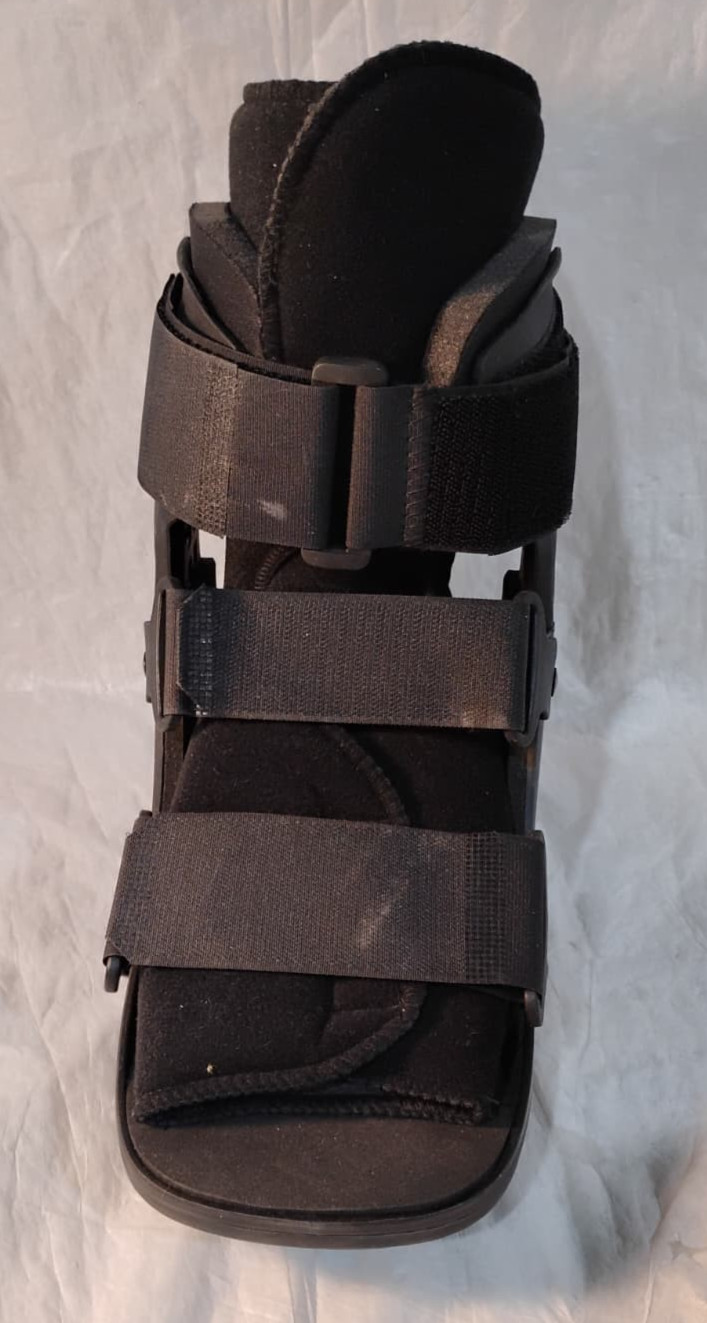 United Ortho USA14013 Short Cam Walker Fracture Boot, Small, Black