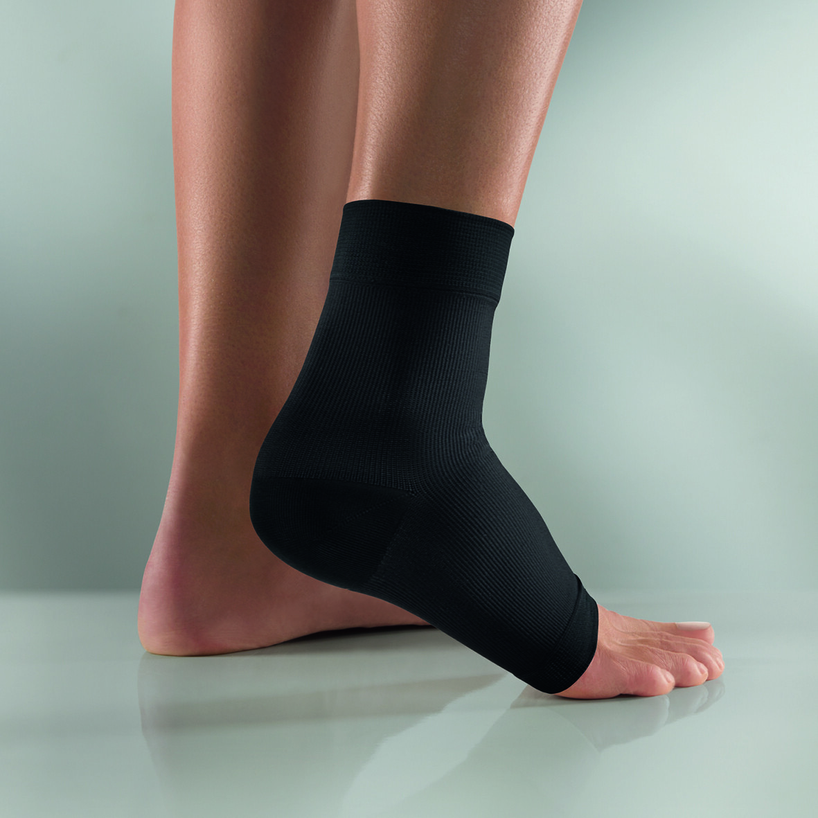 Bort ActiveColor® Ankle Support, Ankle Brace with 1 storage bag, Sprain 1450