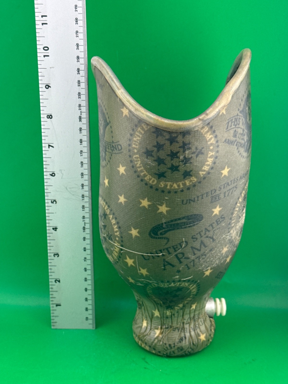 Right below knee prosthetic socket. Not for medical use.