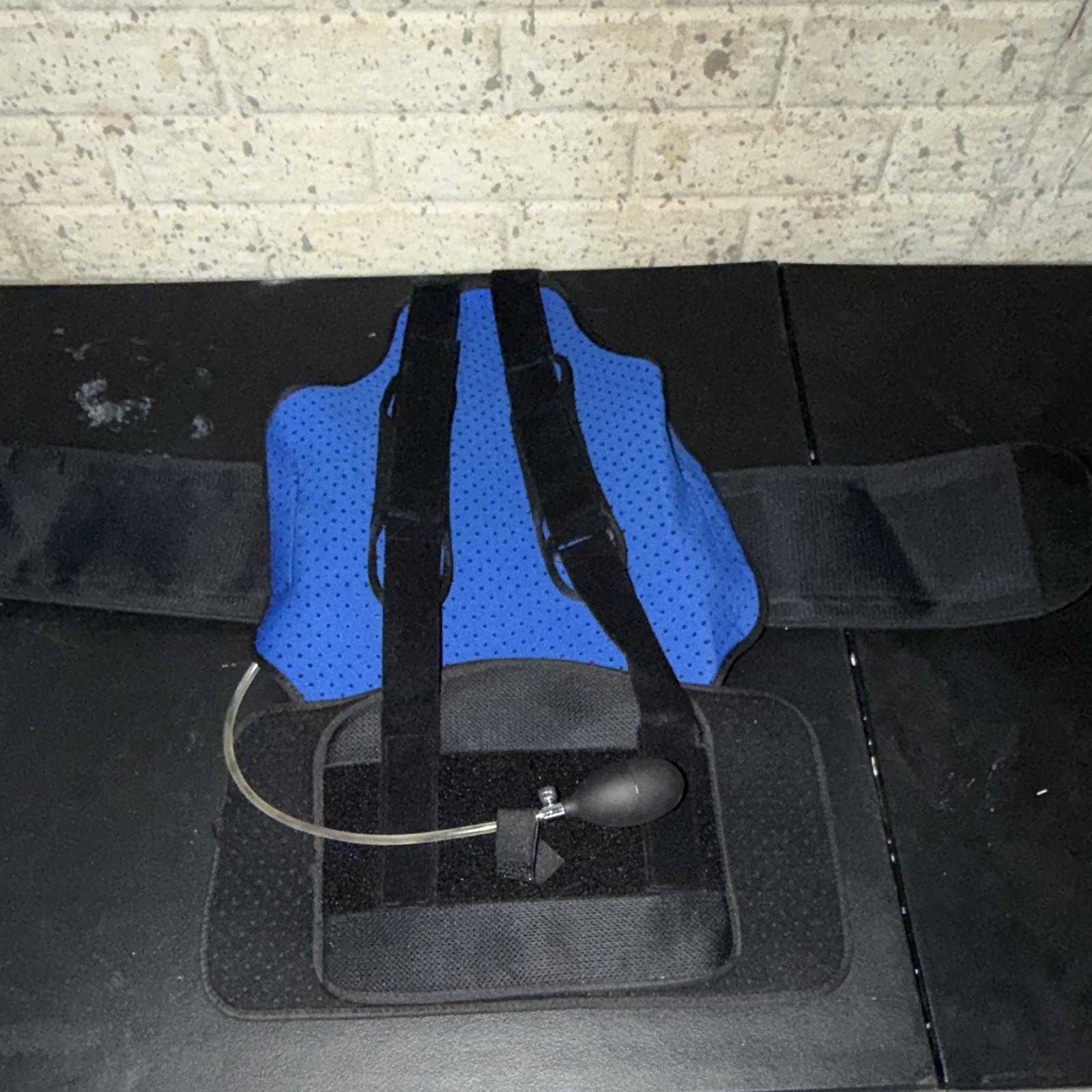 Nvorliy Adjustable Inflatable Lumbar Support Belt Air Pump Black/Blue Size M