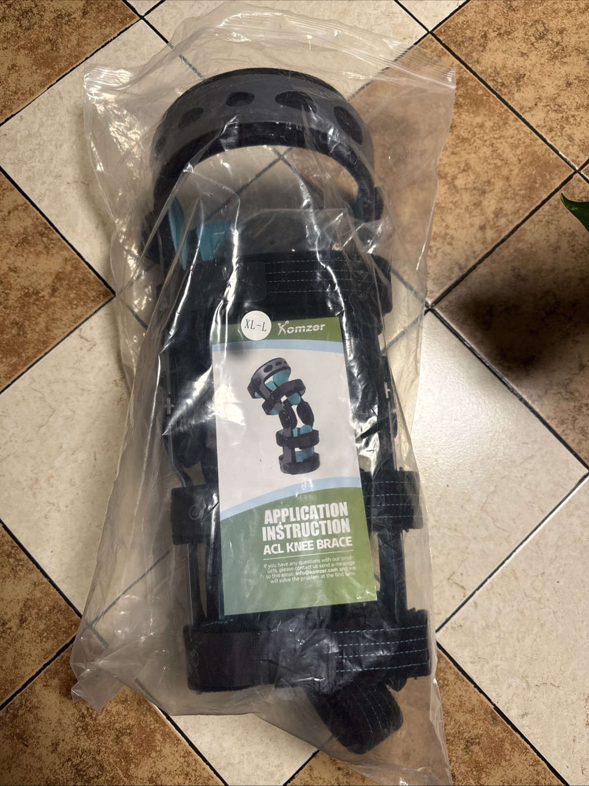 Komzer ACL Knee Brace for Ligament Injuries Sports Arthritis Left Extra large