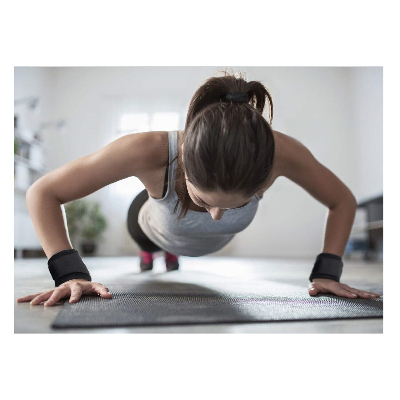2× Sports Wrist Band Brace Wrap Adjustable Support Gym Weight Lifting Wrist Wrap