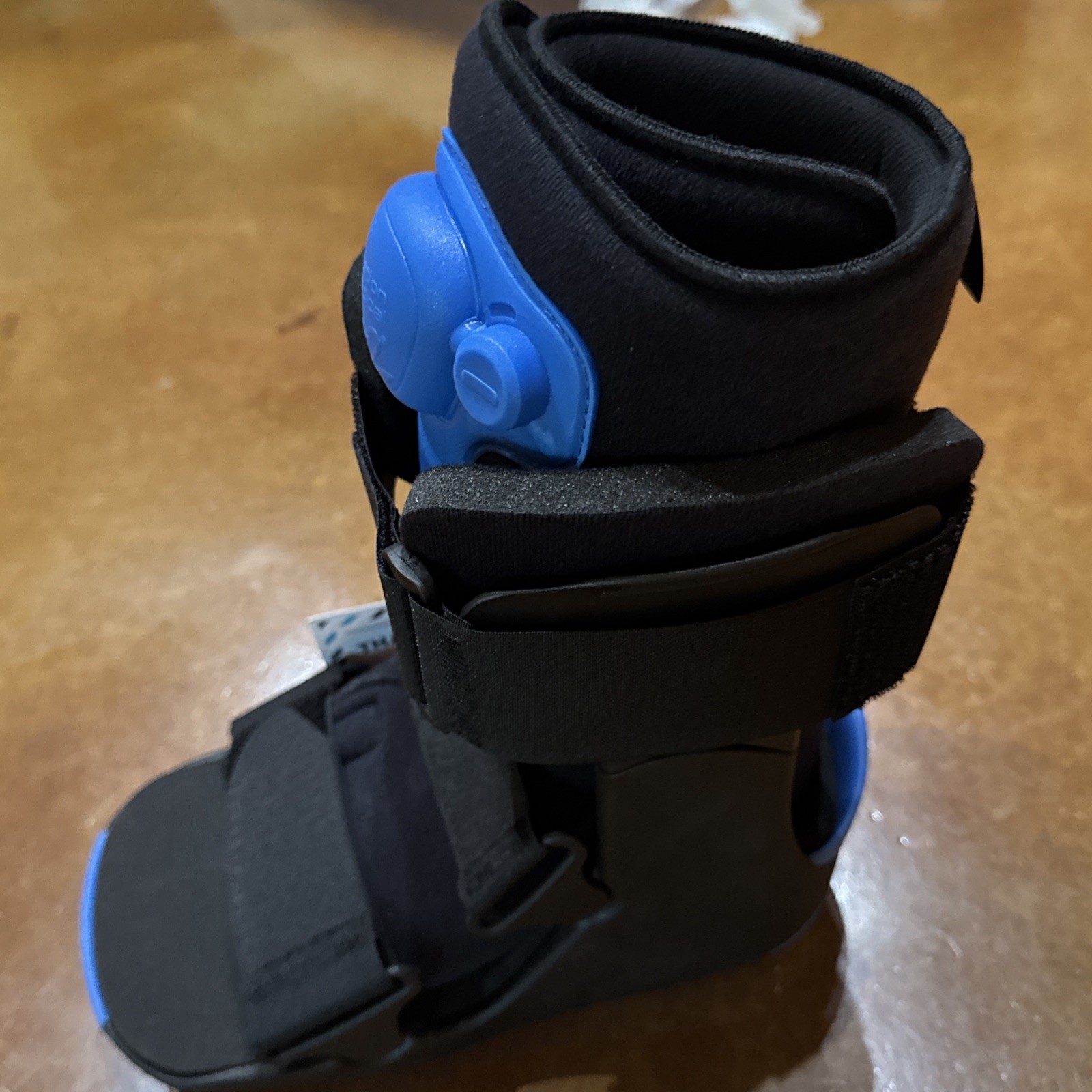 Walking Boot Pneumatic Pump Ovation Medical Gen2 Short Blue size Small NWT