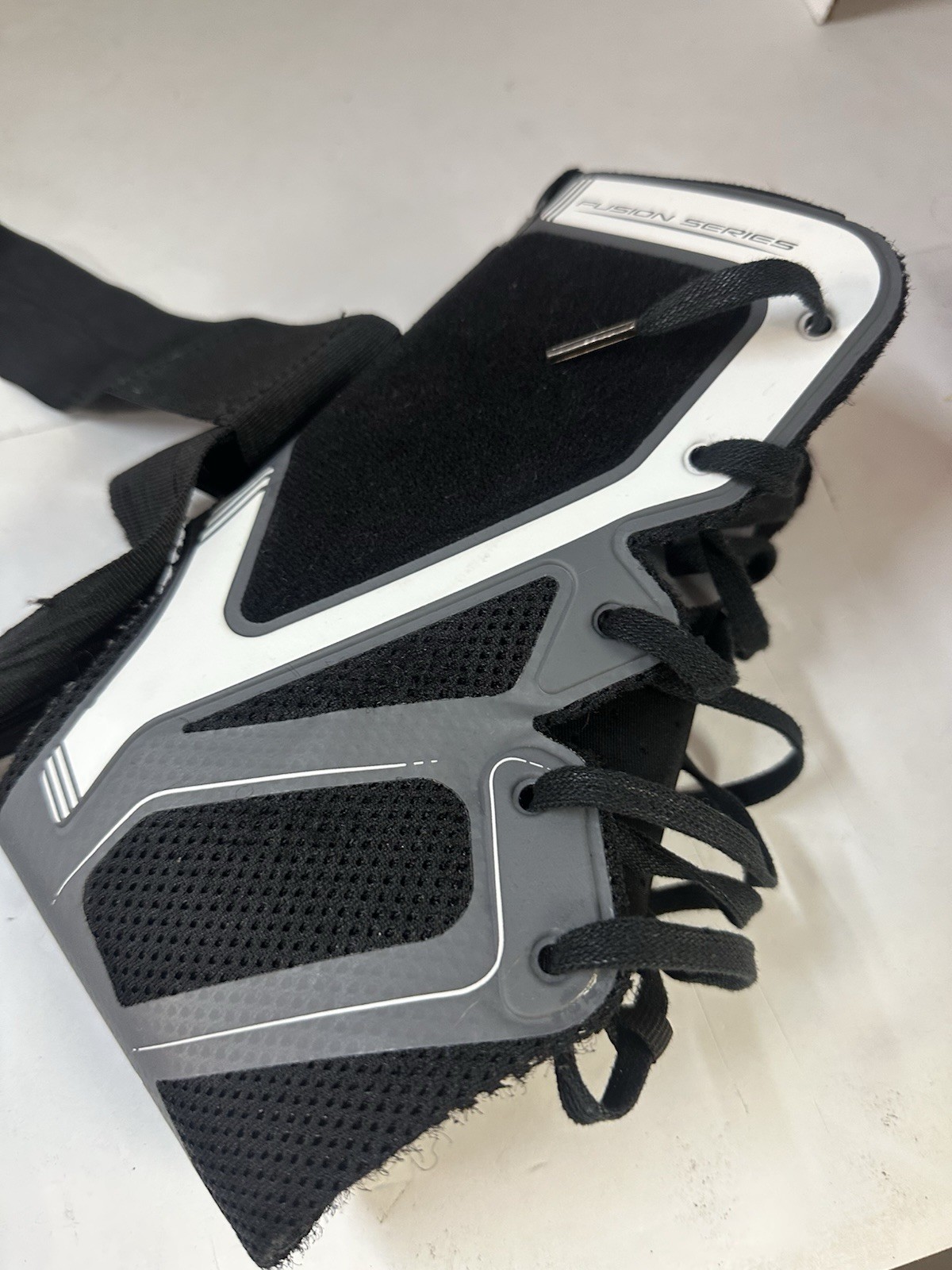 Ovation Black Medical Fusion Series Nu-Form Ankle Brace – SIZE MEDIUM