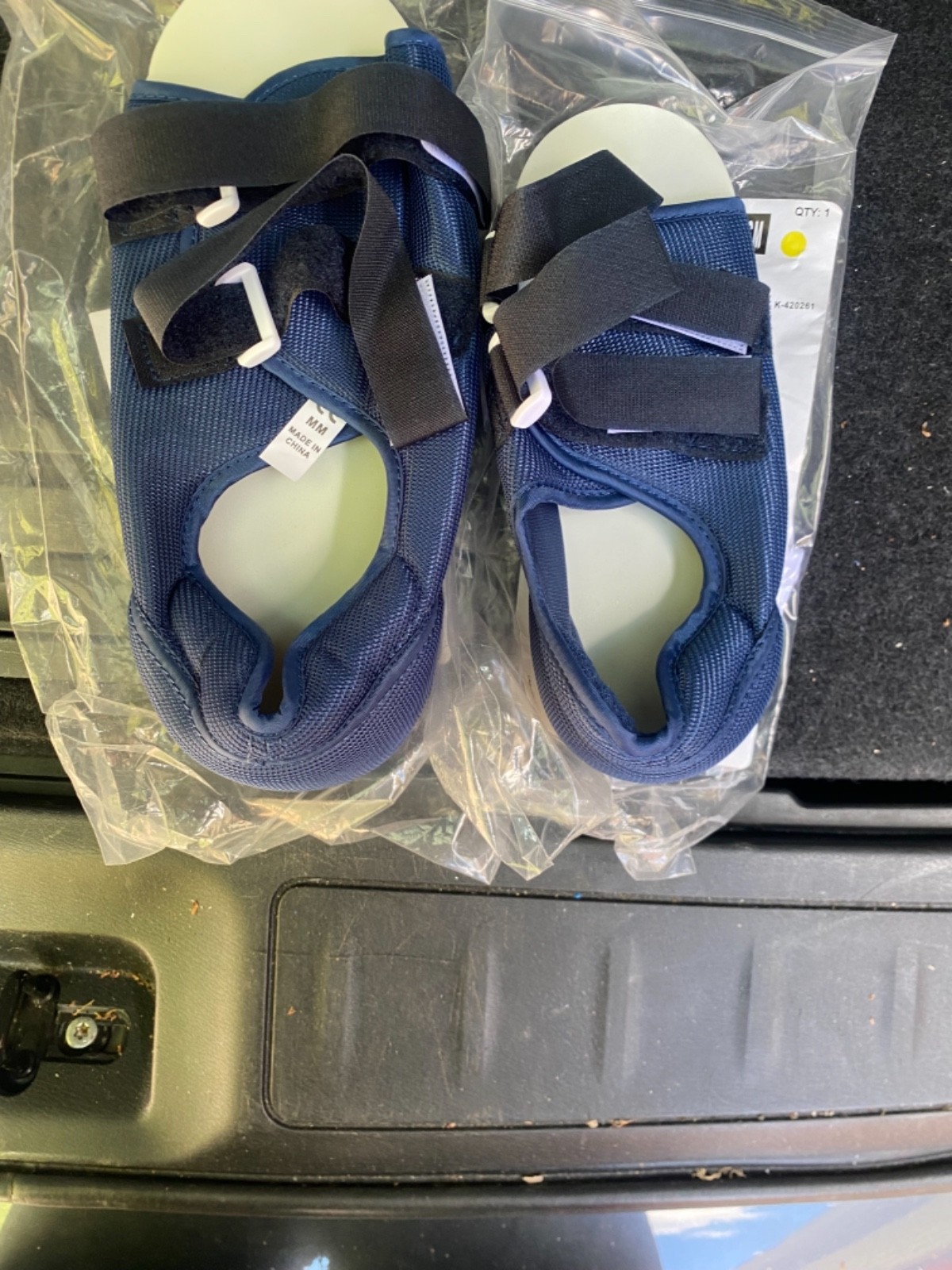 Medline Semi-Rigid Post Op Shoe Black Hook and Loop( male and female)