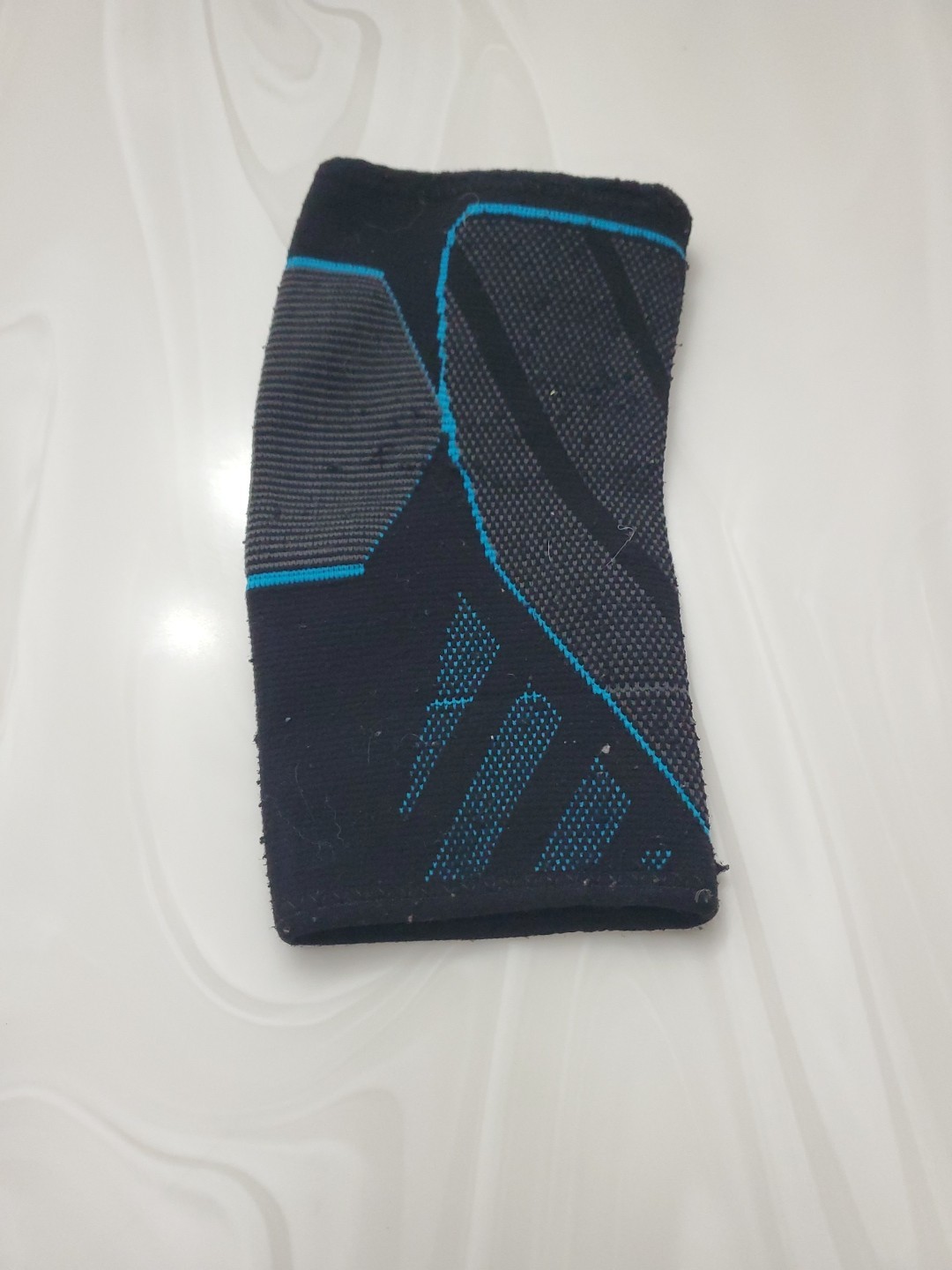 VVRAIN ELBOW SLEEVE BLACK/BLUE TRIM ELBOW BRACE FOR SPORTS ~ M