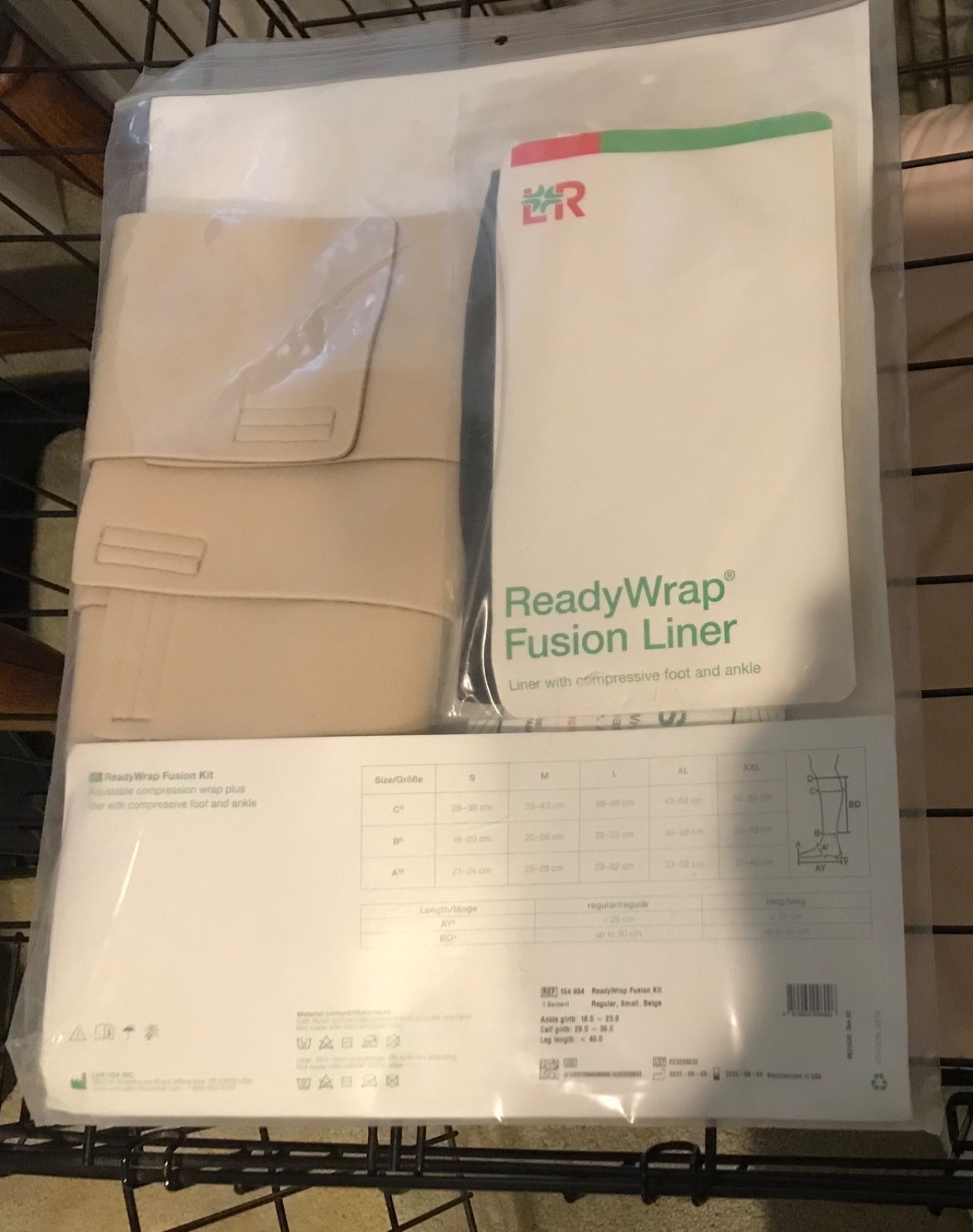 READYWRAP Fusion Leg Compression Wrap Kit Beige W/ One Black Liner Small