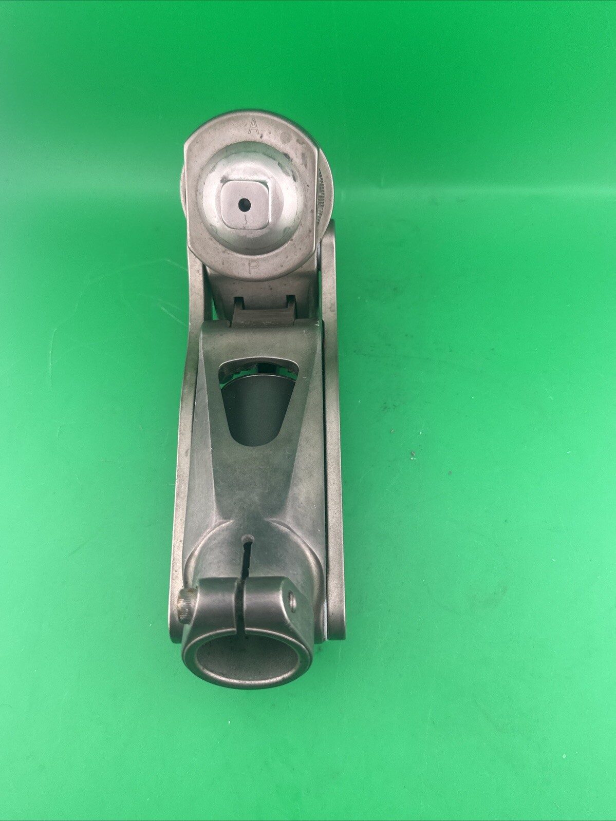 Medi Ossur Ohp3 0hp3 polycentric pneumatic Prosthetic Knee.