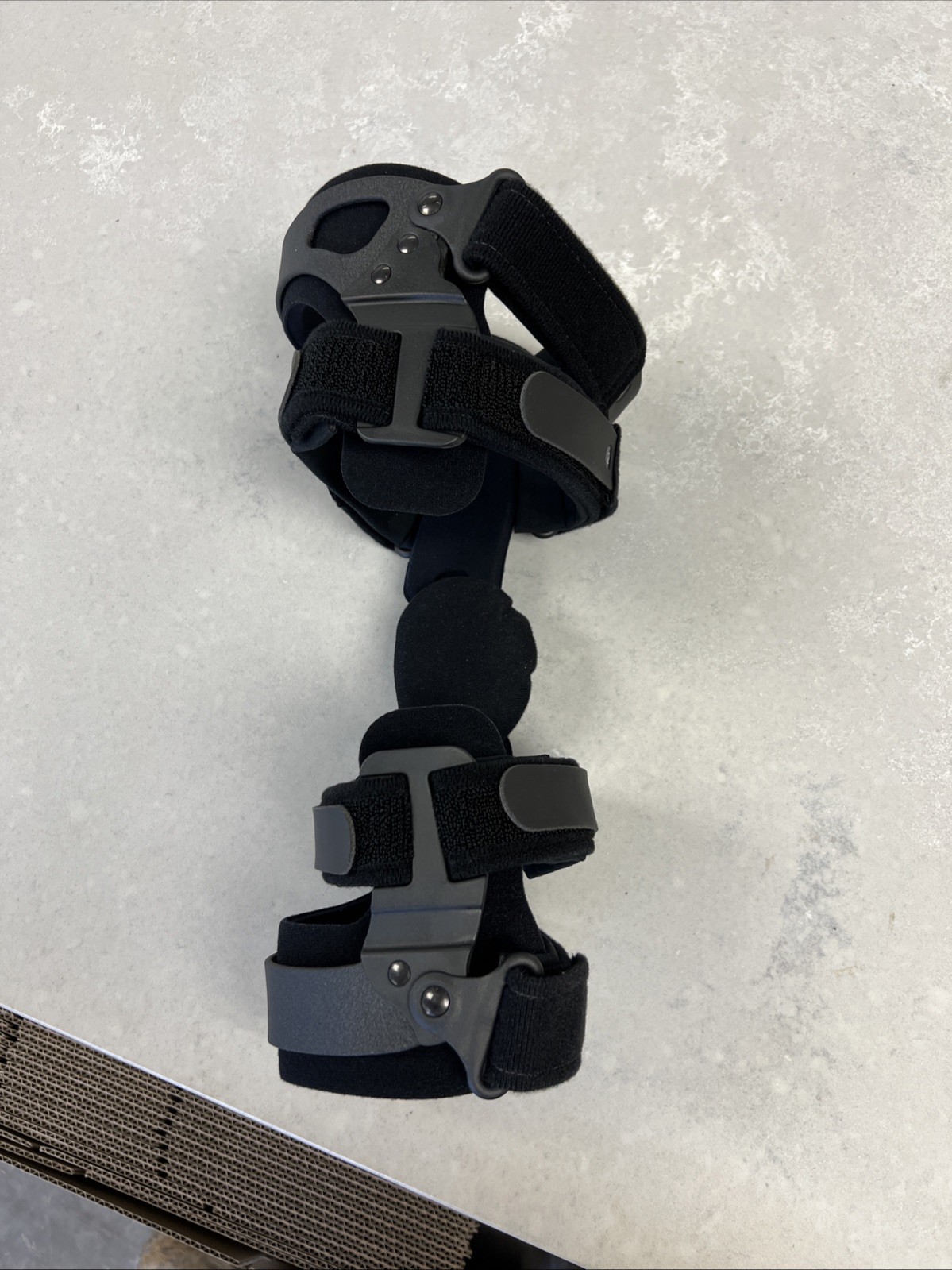 Breg Solus Plus Knee Brace Sz Medium Plus Right