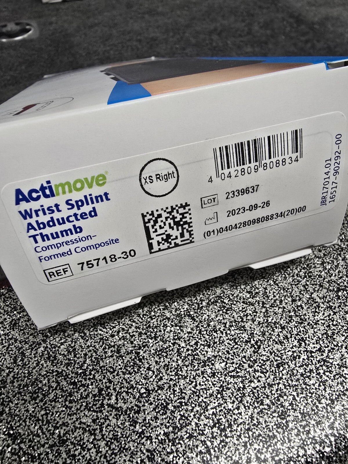 ACTIMOVE PROFESSIONAL LINE WRIST SPLINT 8 INCH, RIGHT HAND, LARGE, BLACK, NEW
