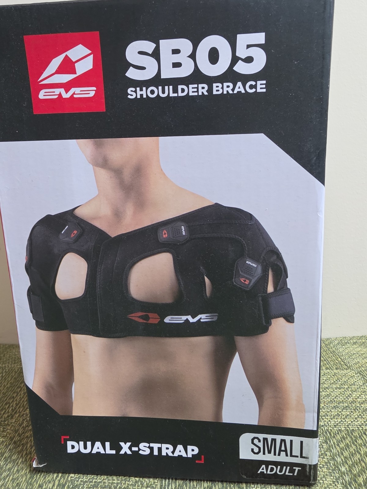 EVS SB05 Bilateral Shoulder Stabilizer Brace Black, Dual X-Strap – Sz. Small
