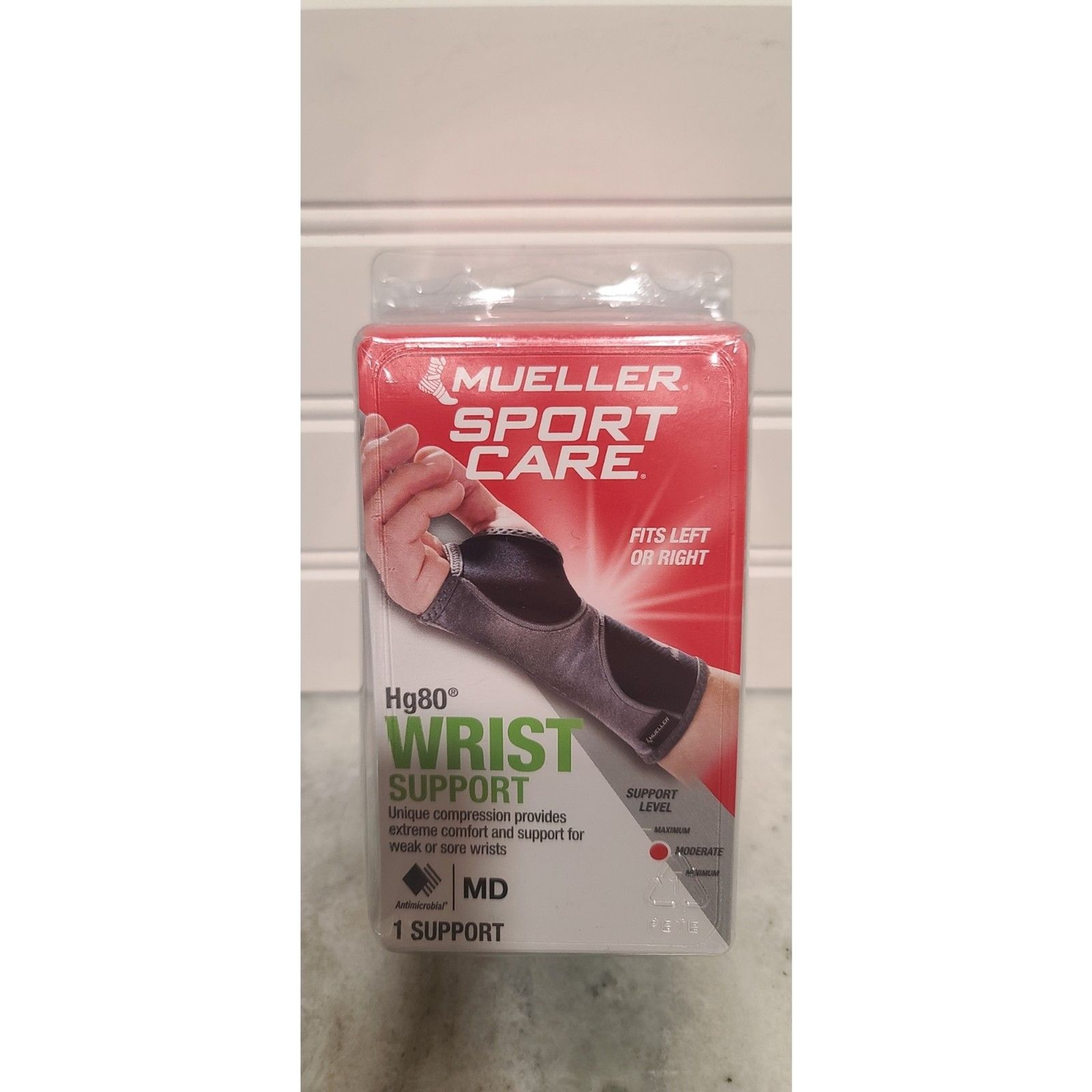 Mueller Sport Care HG80 Wrist Support Size M Fits Left or Right Hand NEW