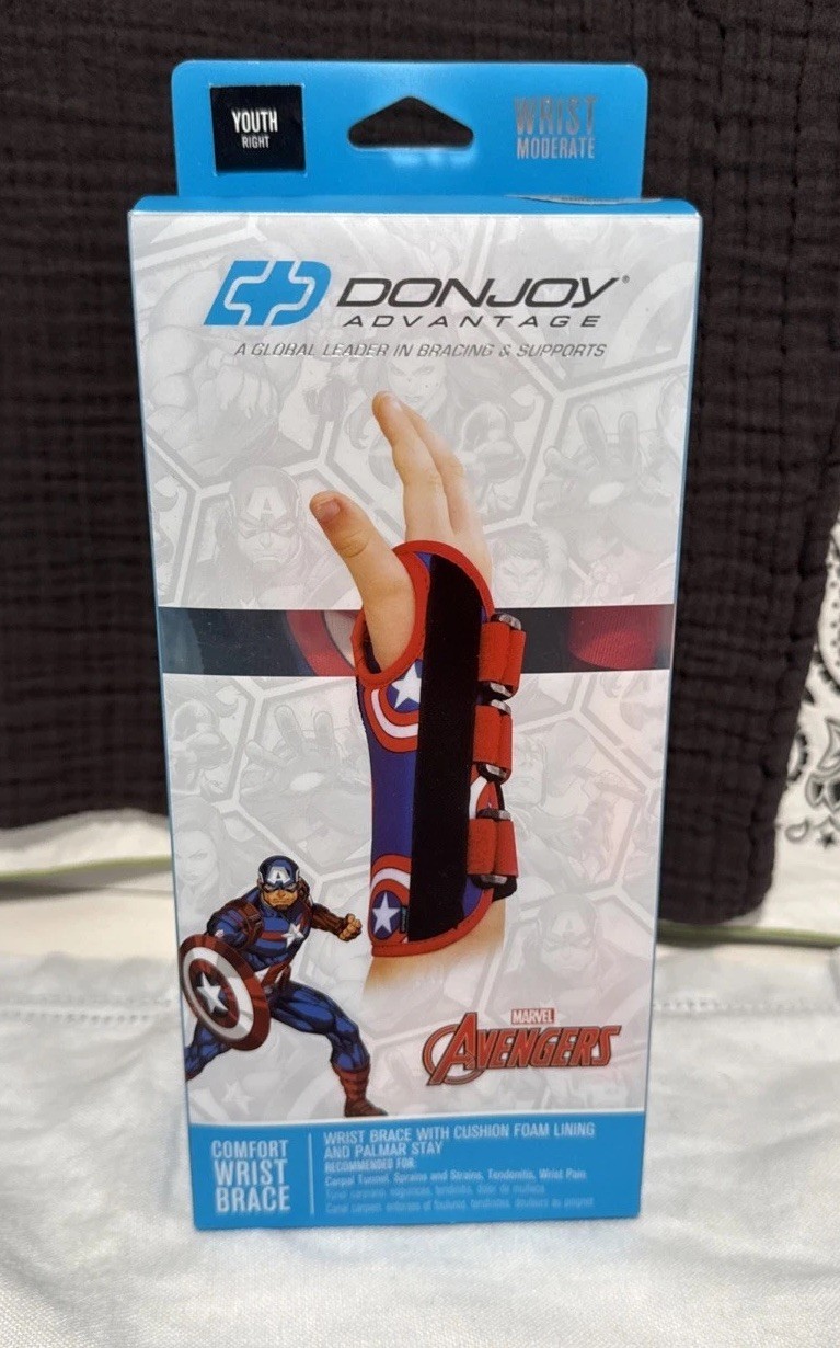 Marvel AVENGERS Comfort Wrist Brace Moderate YOUTH RIGHT