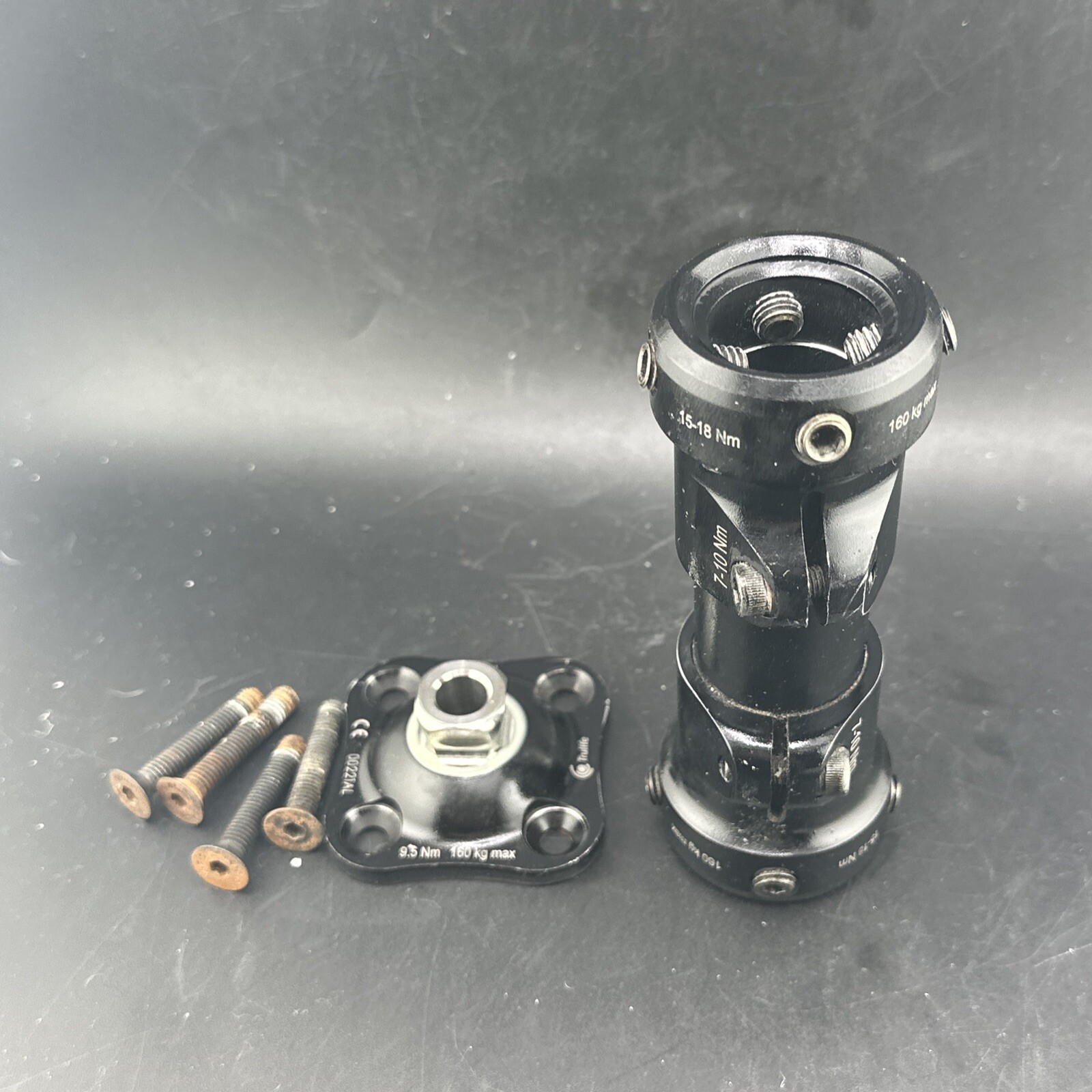 Trulife Prosthetic Components Pylon Tube Clamps. Black 30mm Parts.