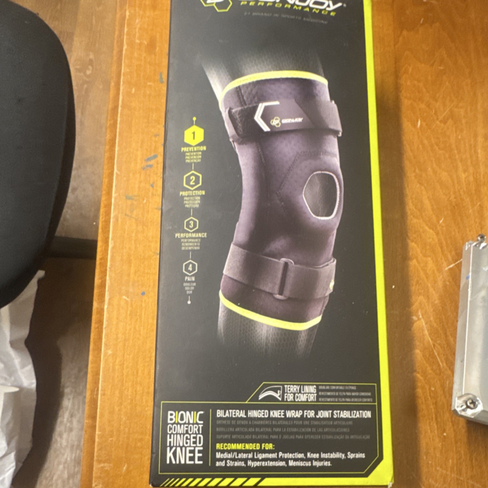 DonJoy Bionic Comfort Hinged Knee Brace Adjustable Neoprene Black S/M