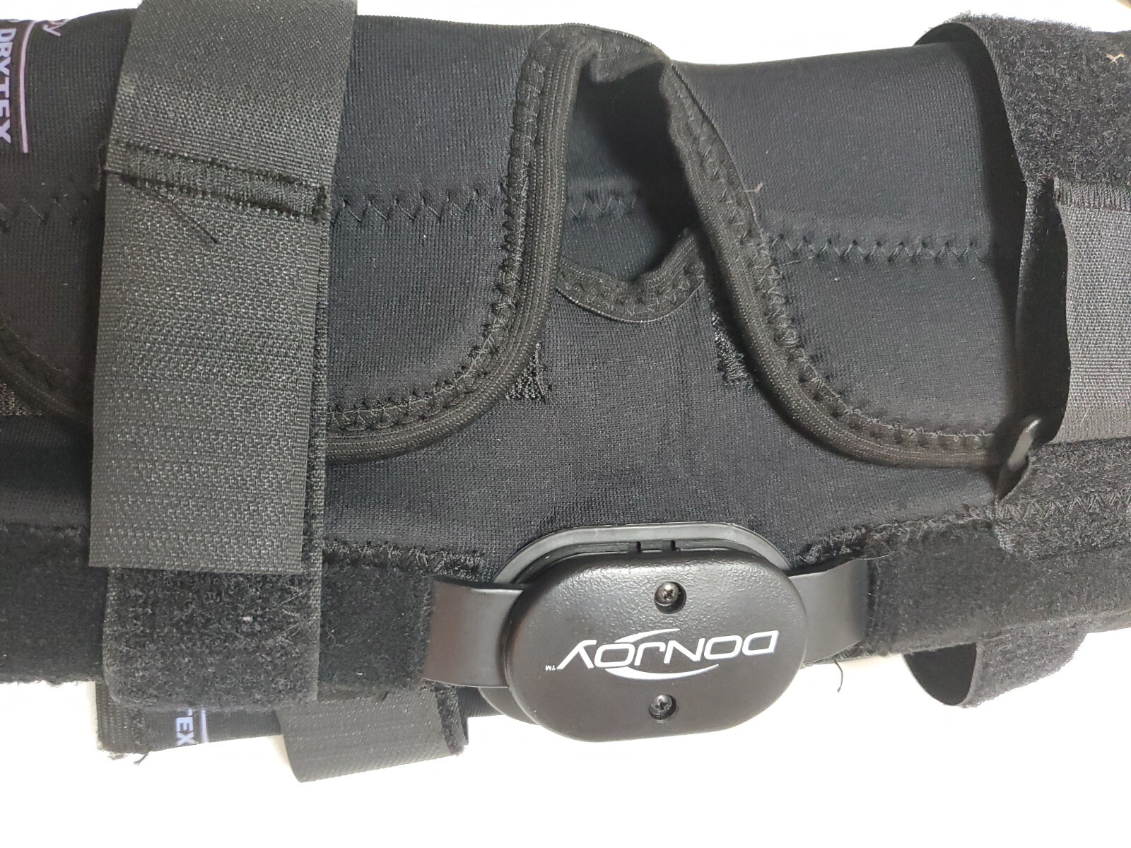 DonJoy Hinged Knee Brace Drytex Sleeve Small Lot 2