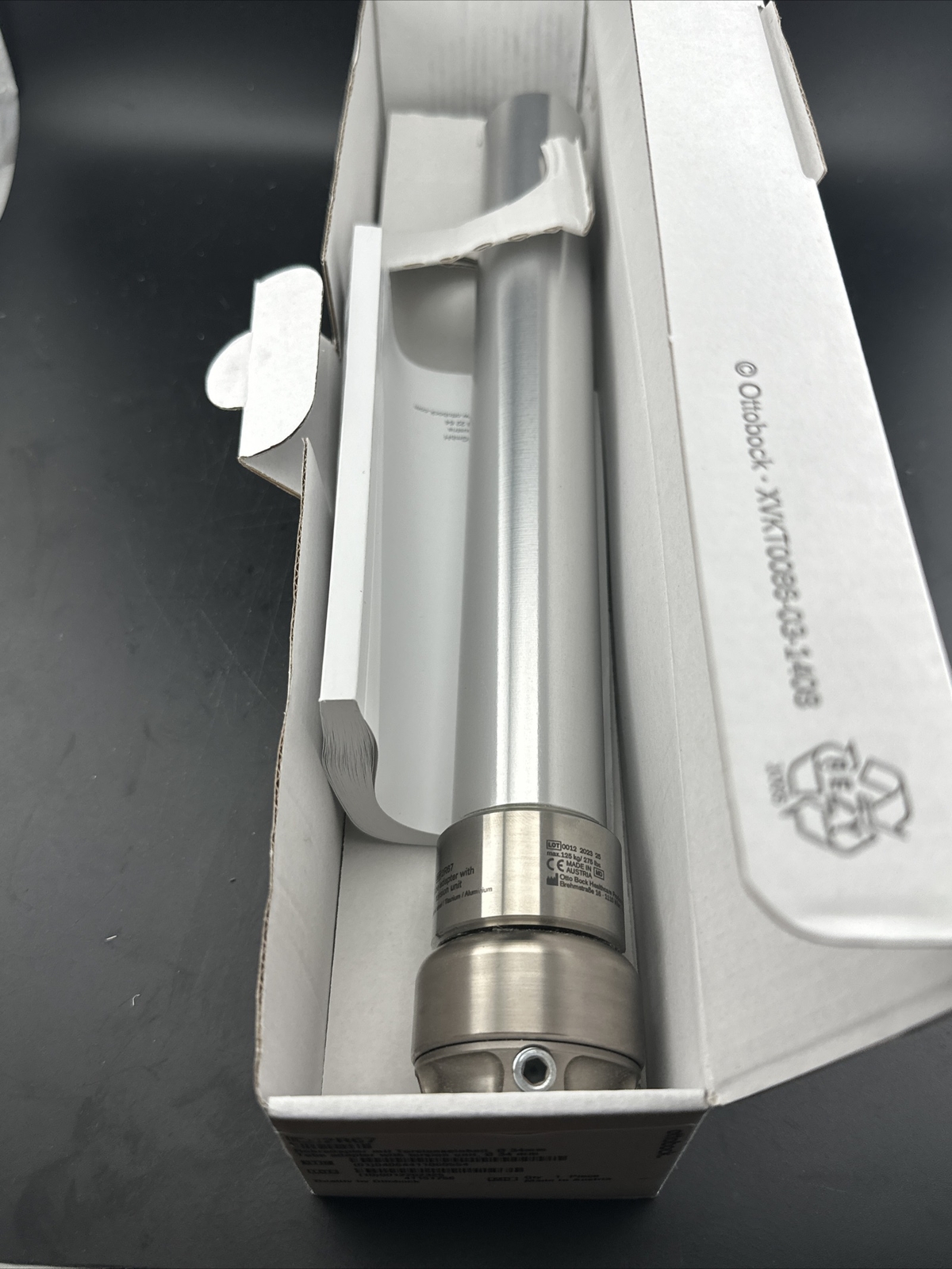 Ottobock Otto Bock Prosthetic 2R67 Pylon W/ torsion Adapter. 34mm. New Ht 30.5cm