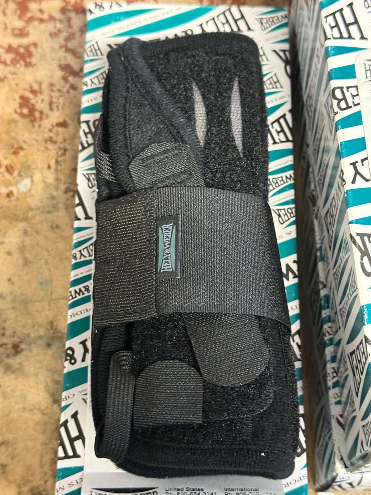 Hely & Weber XS Right Titan Wrist Short 450 450-RT-XS Black brace 618984241892