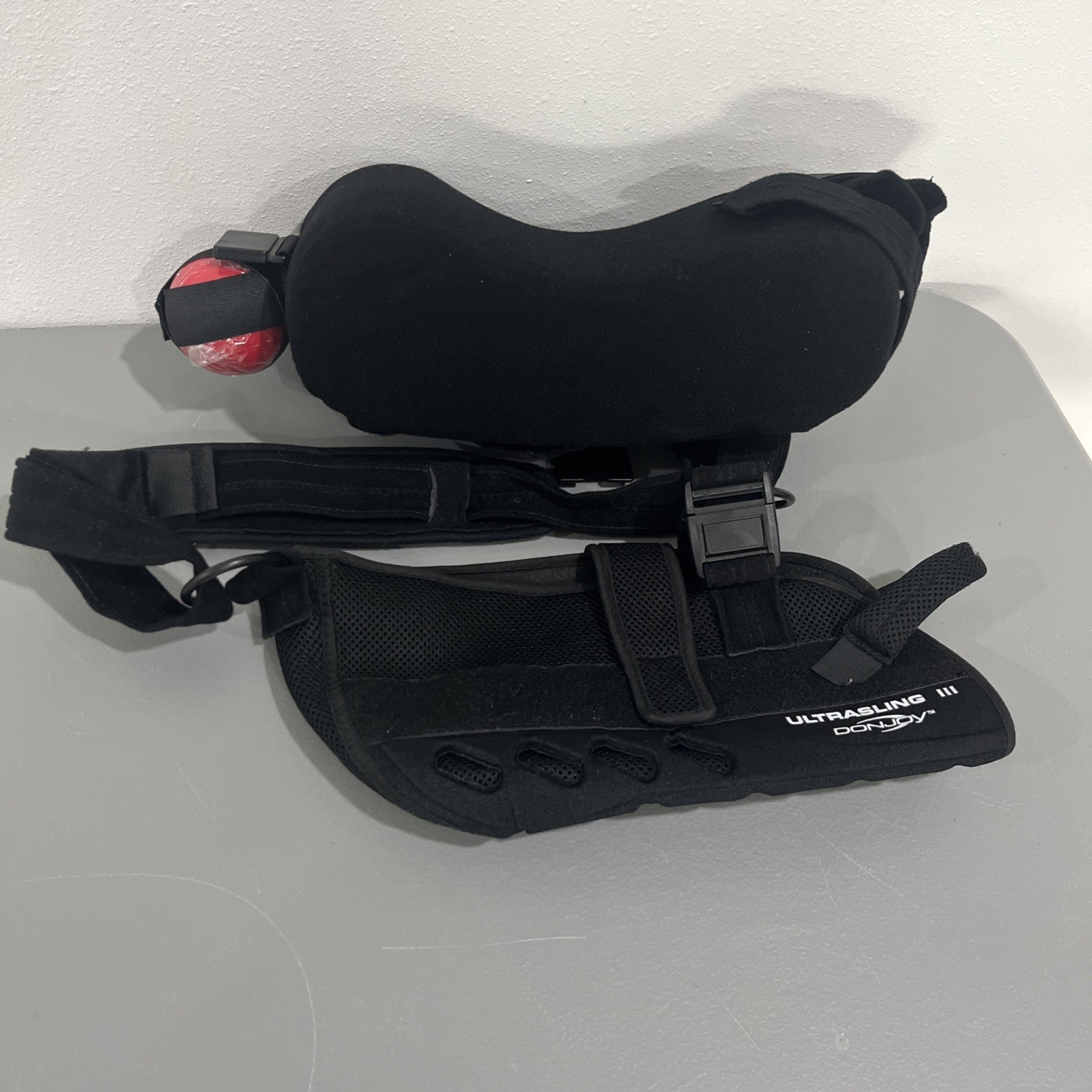DonJoy UltraSling III Universal Shoulder Immobilizer & Sling Rotator Cuff Small