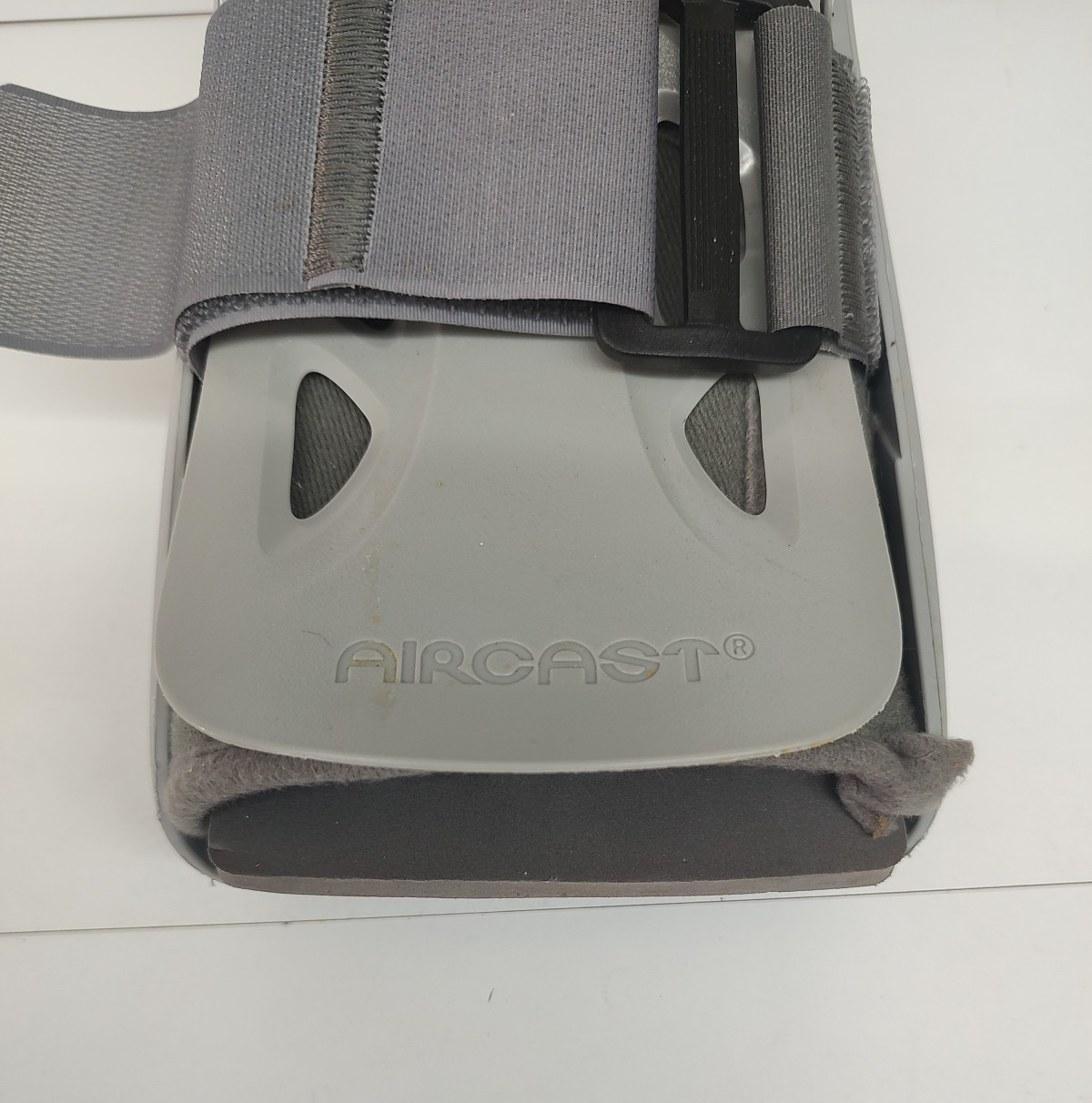 AirCast Soft Strike Walking Pneumatic Pump Boot Walking Cast Size M