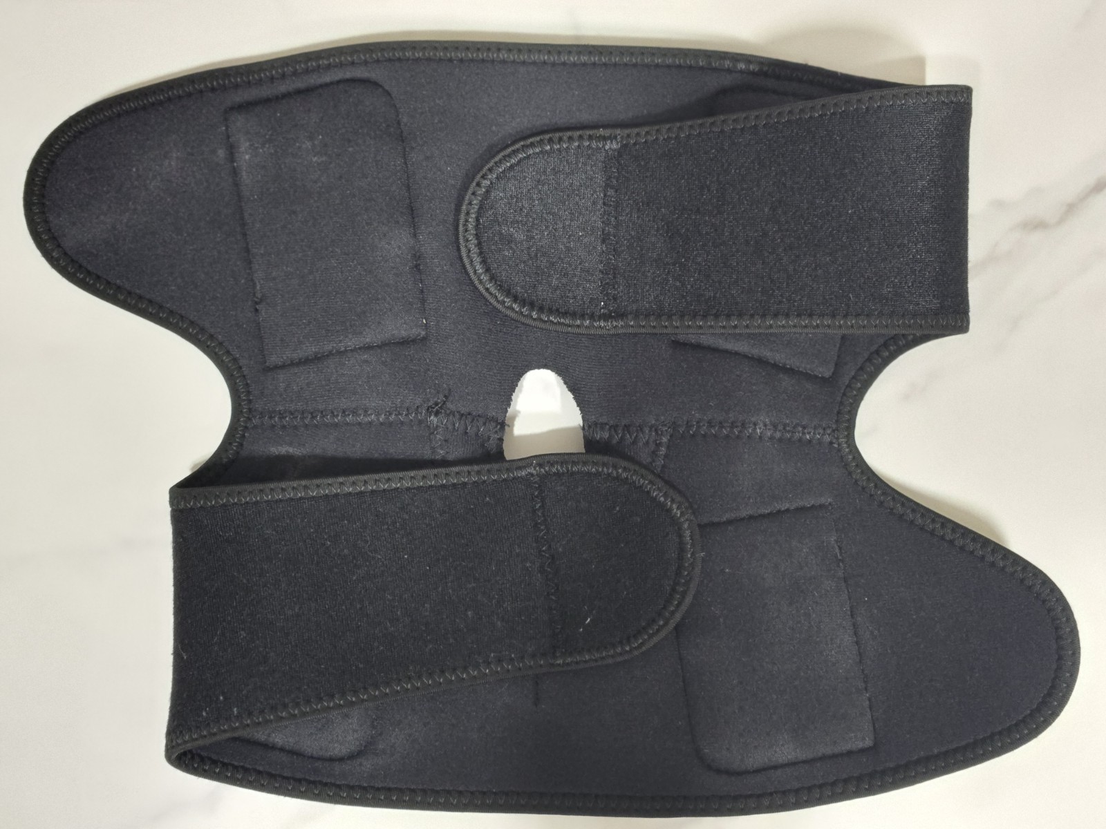 Mueller Hinged Knee Brace Adjustable Open Patella L/XL Support Black