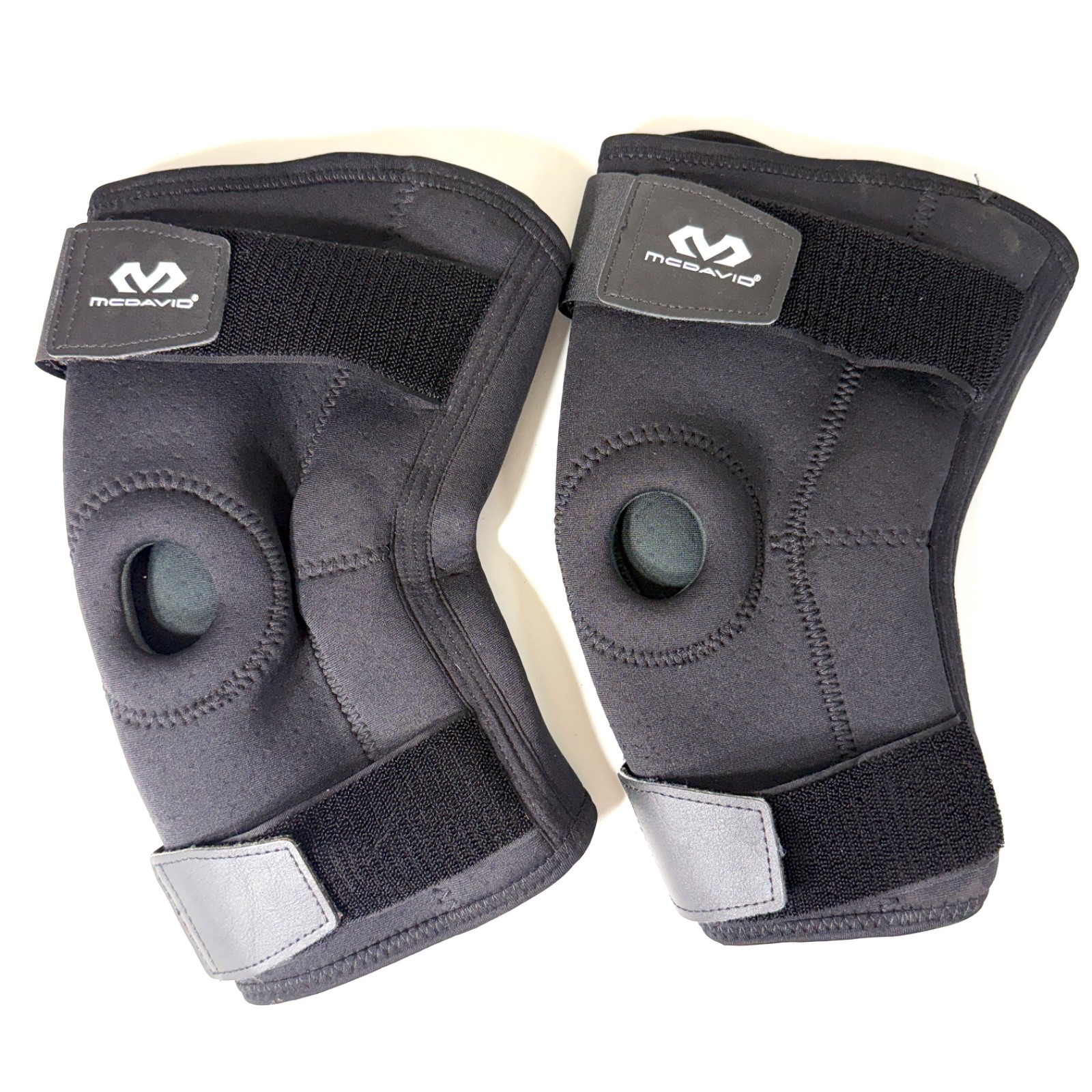 McDavid Sport Knee Brace with Hinges – Left Right – Black – S/M