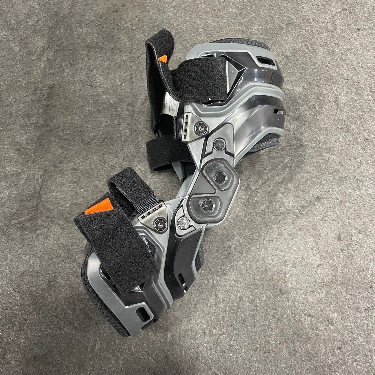Shock Doctor Elite Bio Logix Knee Brace, Black, Small Left, NEW OPEN BOX