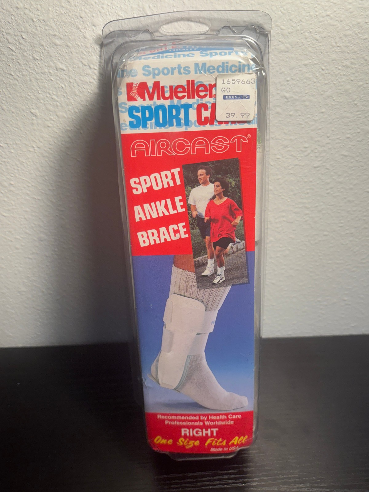 Mueller Aircast sport ankle brace for right foot – one size fits most USED