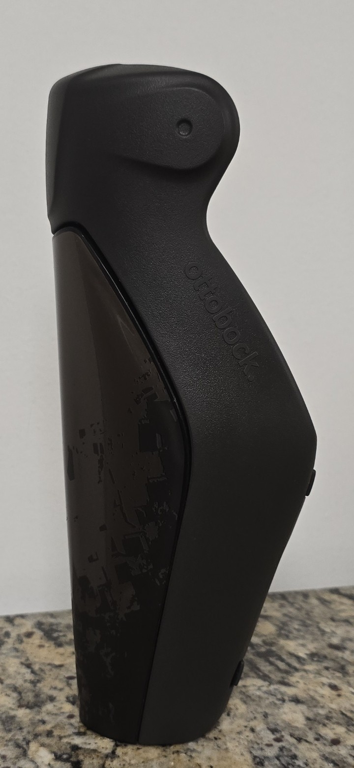 New 2026 ottobock C-Leg 4 This prosthesis was purchased in 03/23/2026.