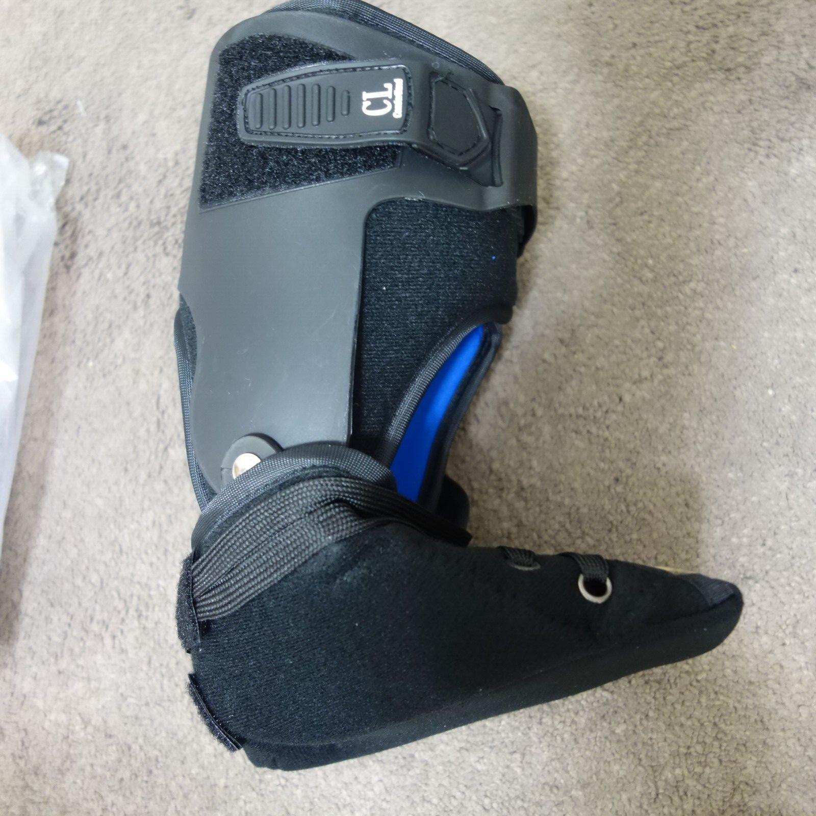 NEW Comfortland Accord III Ankle Brace Medium Right. Black. CL-301-3-R. Sprains