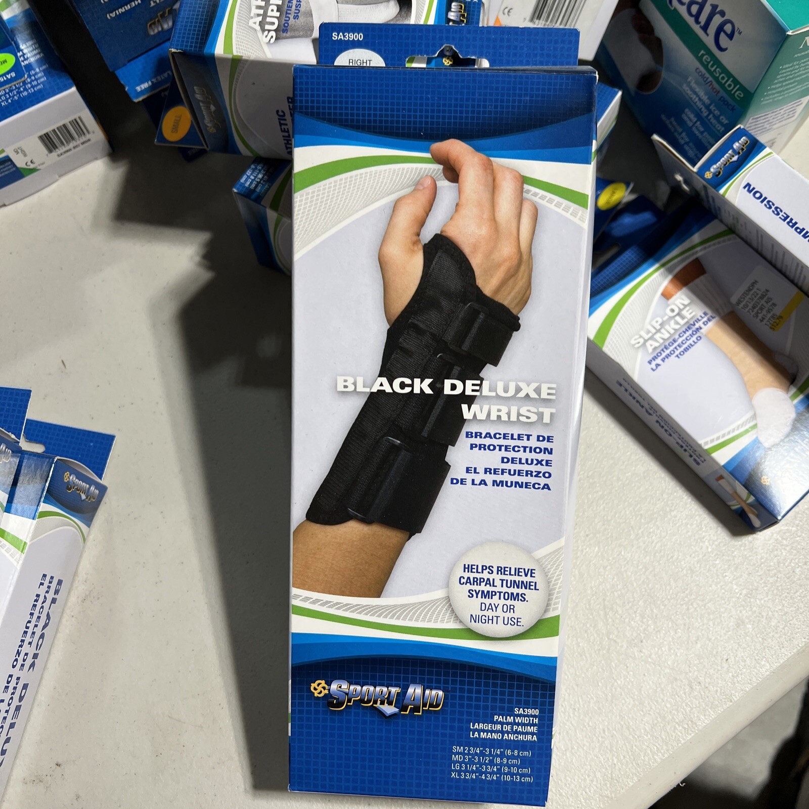 Sport Aid Black Deluxe Wrist Large Right Large
